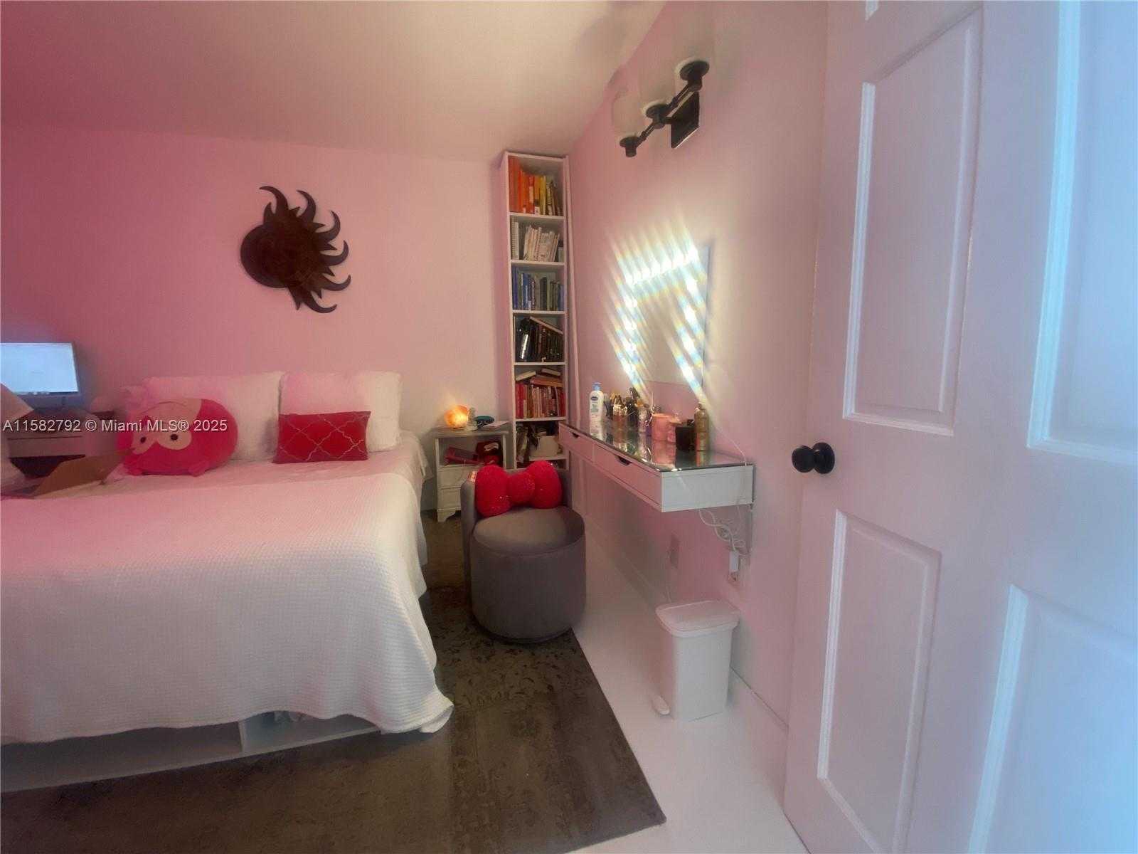 Small Image of 345 OCEAN DR #307, Miami Beach Number 22
