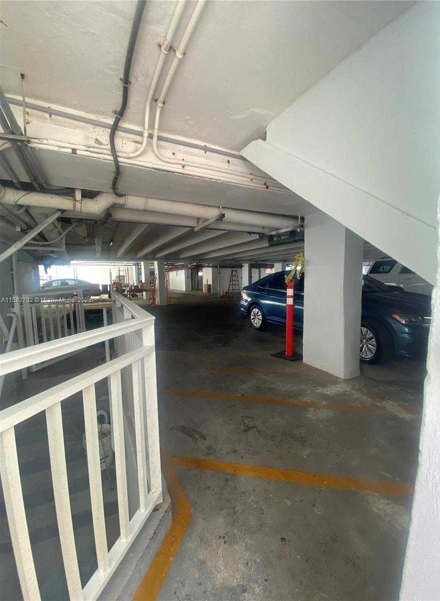 Small Image of 345 OCEAN DR #307, Miami Beach Number 30