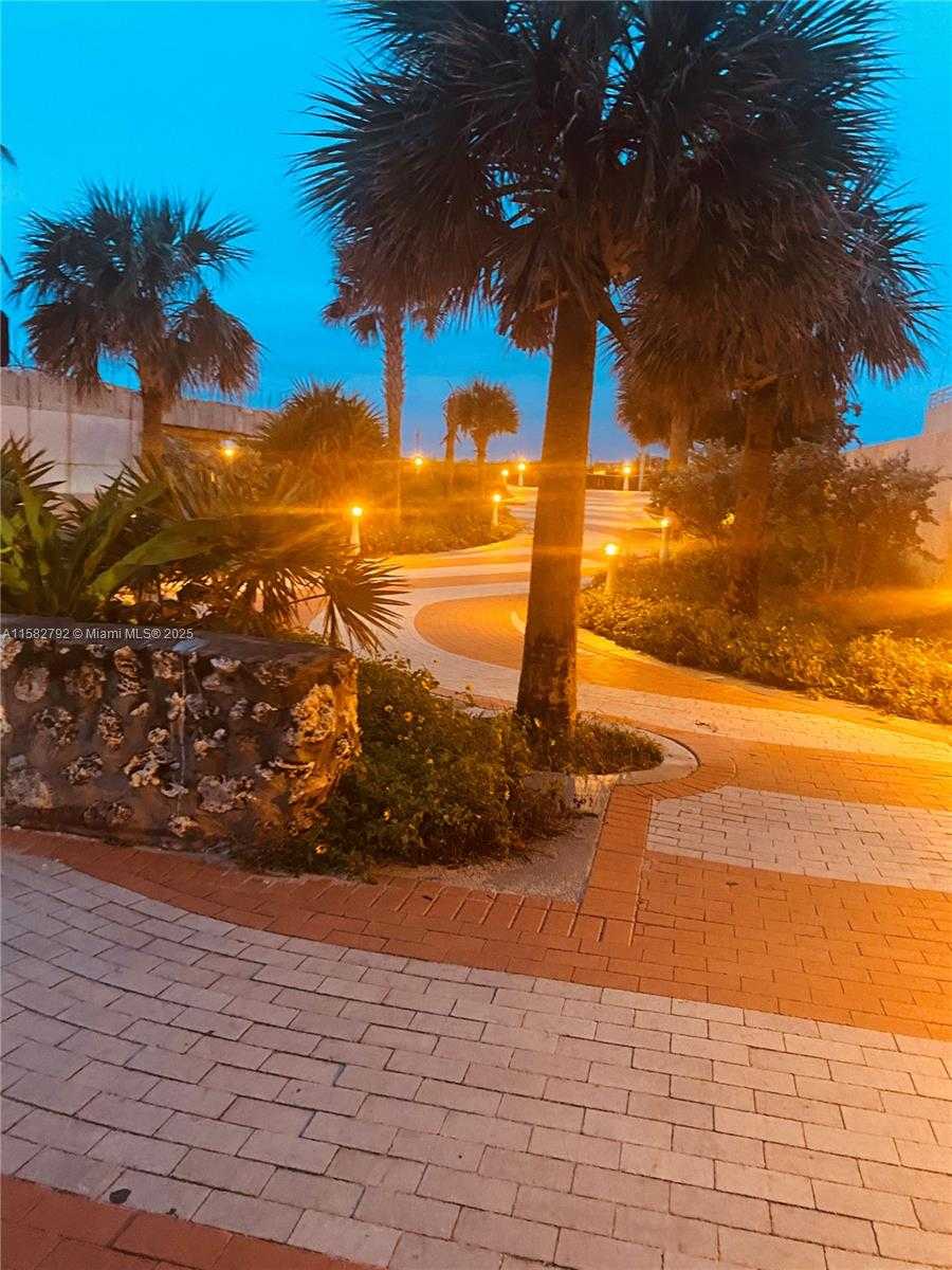 Small Image of 345 OCEAN DR #307, Miami Beach Number 32