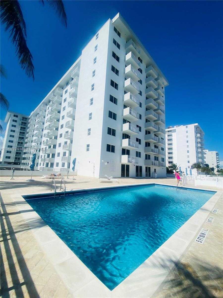 Small Image of 345 OCEAN DR #307, Miami Beach Number 4