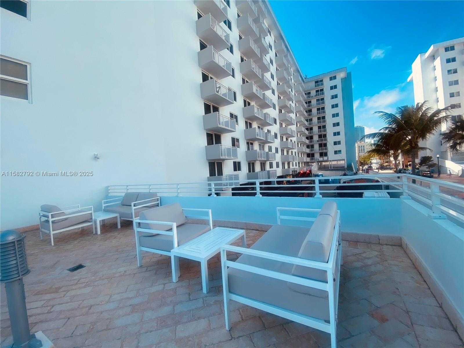Small Image of 345 OCEAN DR #307, Miami Beach Number 42