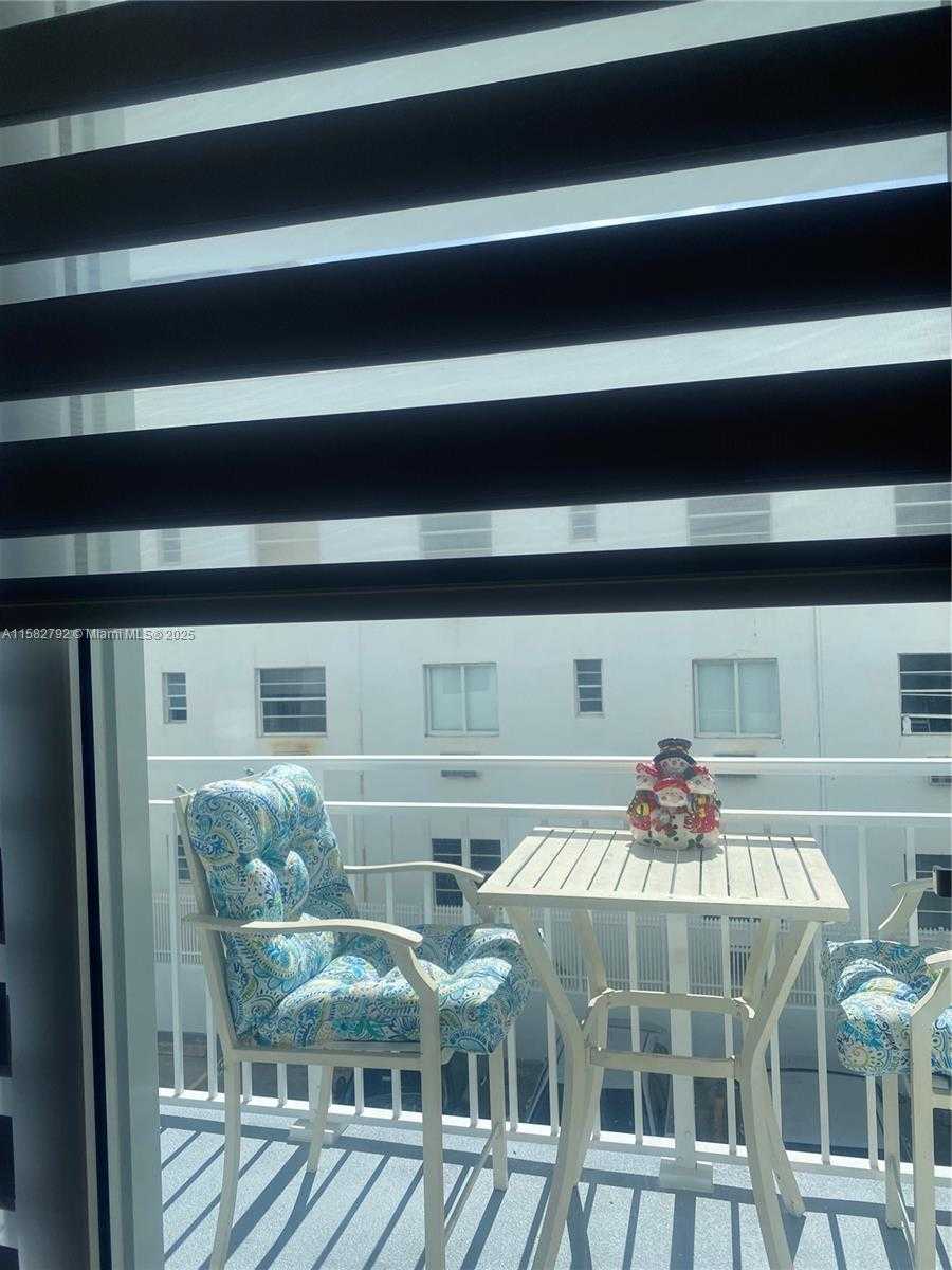 Small Image of 345 OCEAN DR #307, Miami Beach Number 9