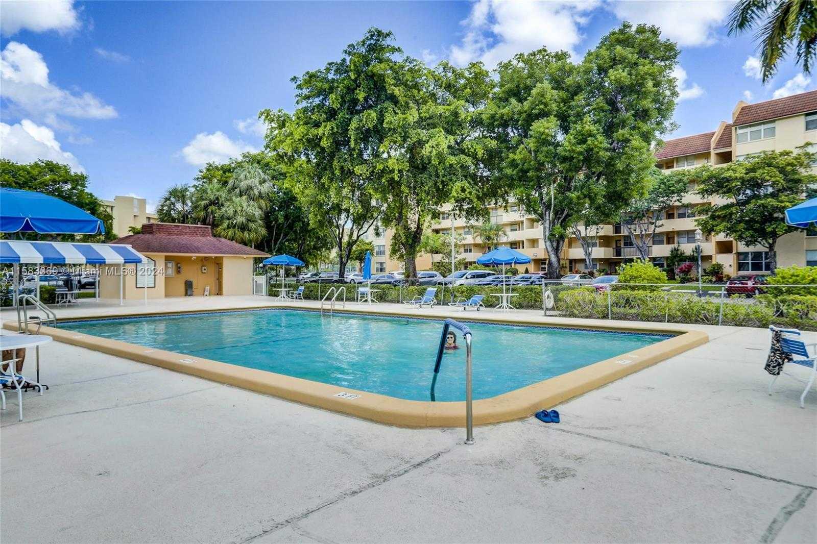 Small Image of 3821 ENVIRON BLVD #505, Lauderhill Number 27