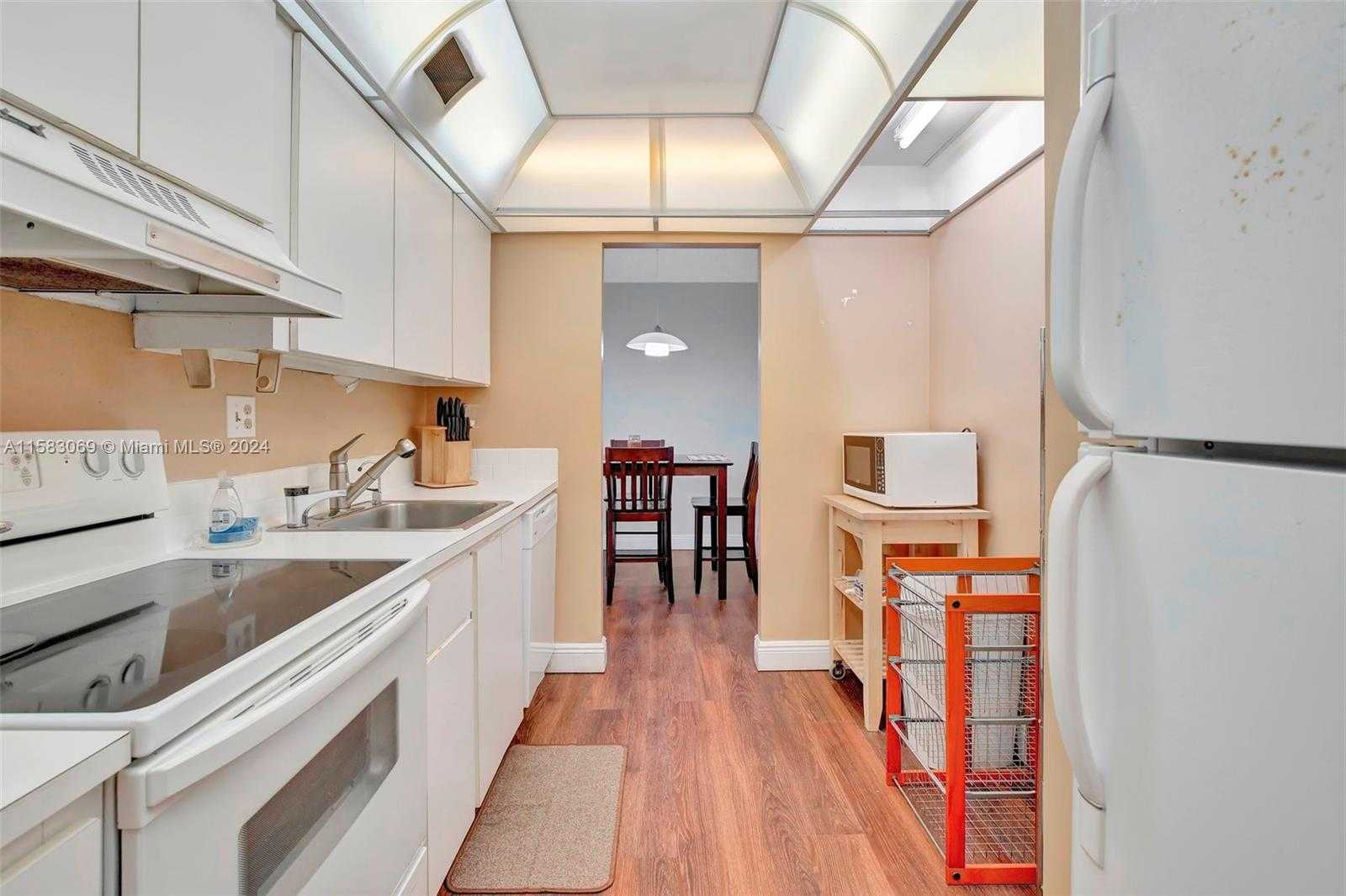 Small Image of 3821 ENVIRON BLVD #505, Lauderhill Number 8