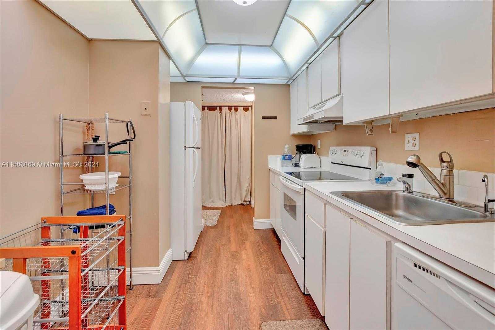 Small Image of 3821 ENVIRON BLVD #505, Lauderhill Number 9