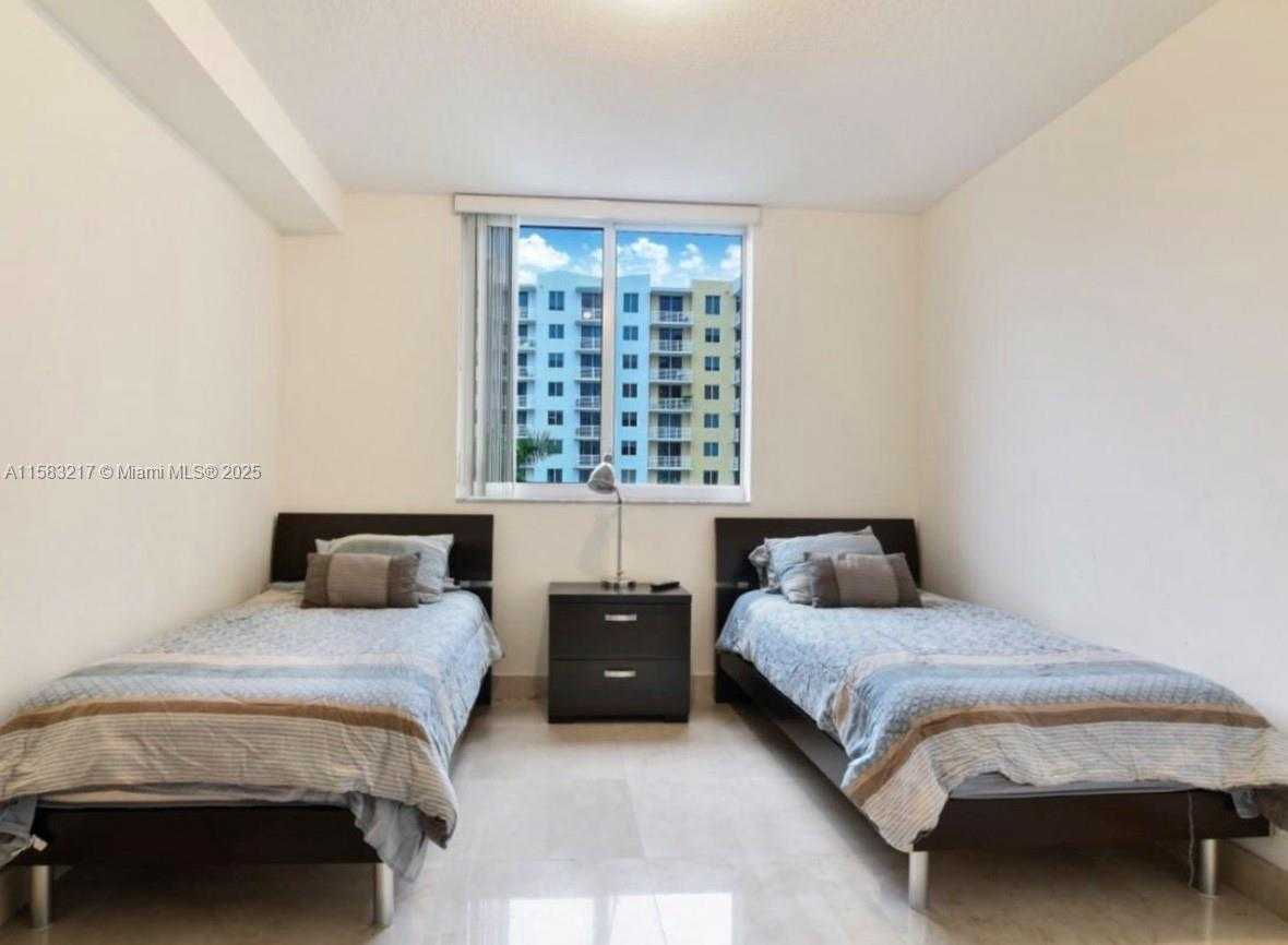 Small Image of 18800 NORTH EAST 29TH AVE #520, Aventura Number 10