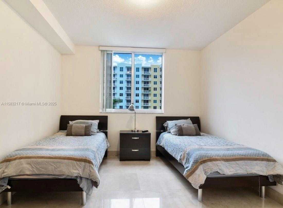 Small Image of 18800 NORTH EAST 29TH AVE #520, Aventura Number 9
