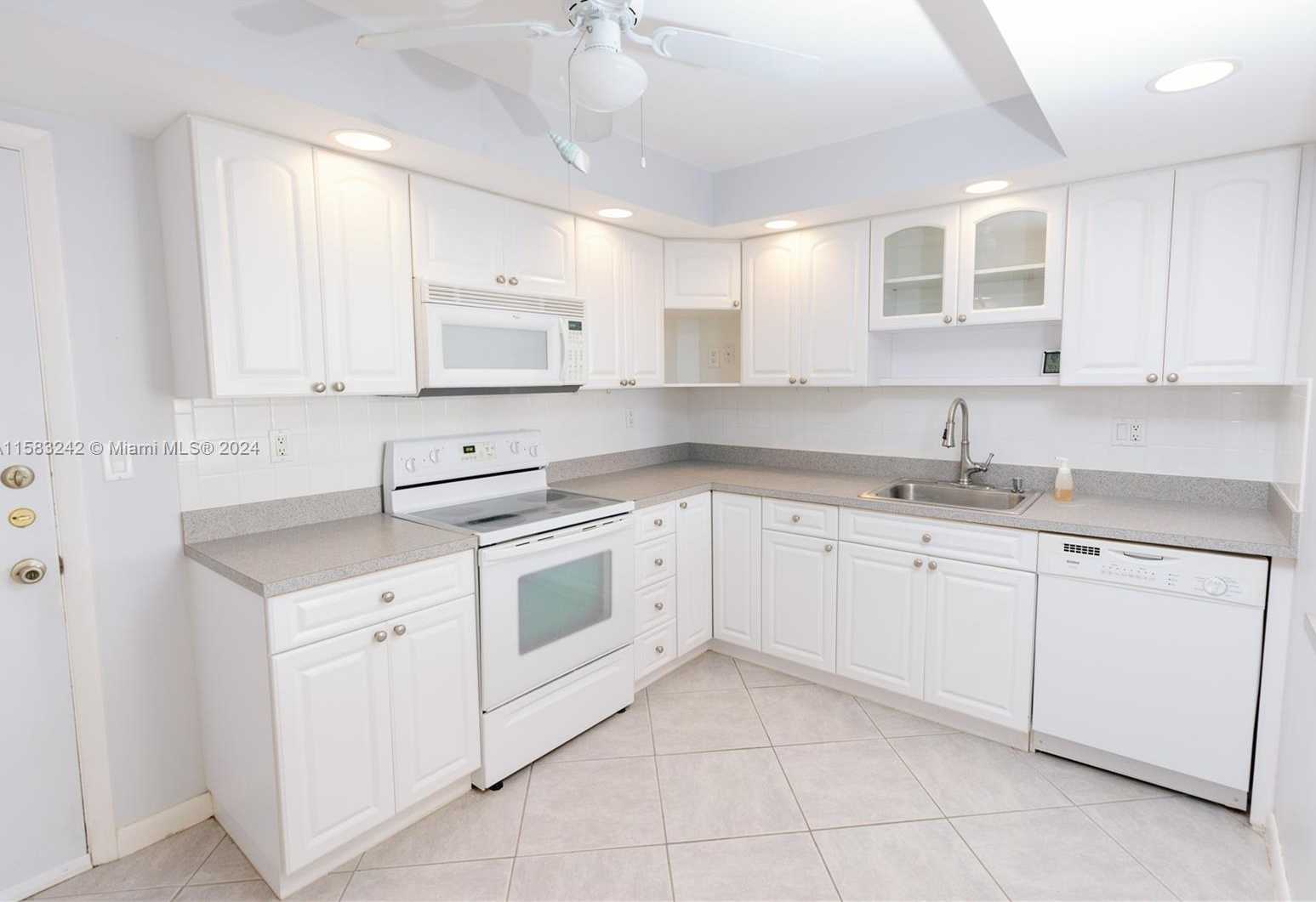 Small Image of 1501 SOUTH OCEAN DR #702, Hollywood Number 11