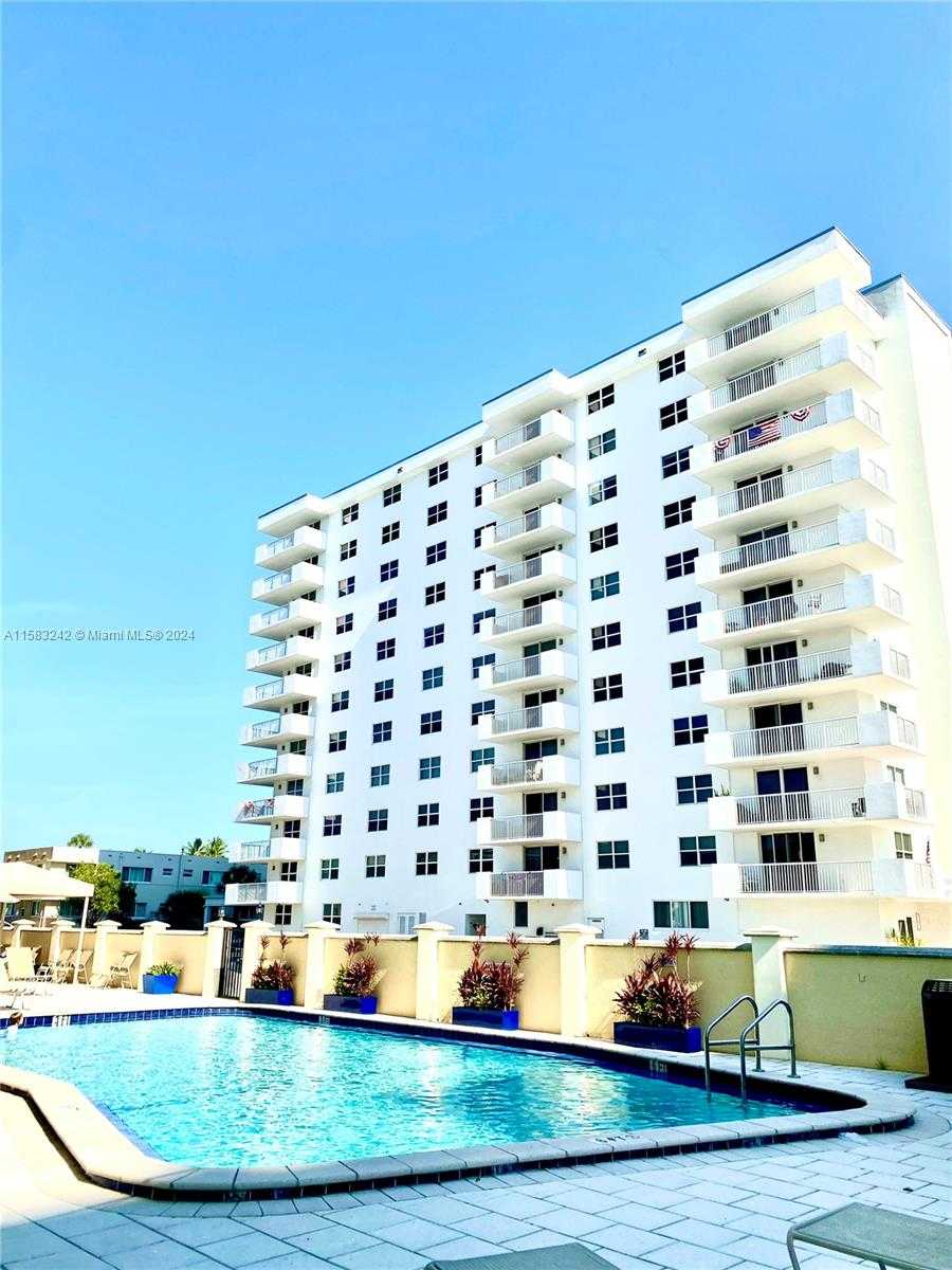 Small Image of 1501 SOUTH OCEAN DR #702, Hollywood Number 19