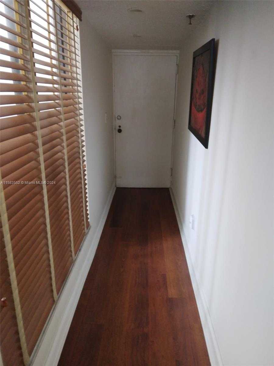 Small Image of 911 PONCE DE LEON BLVD #904, Coral Gables Number 2
