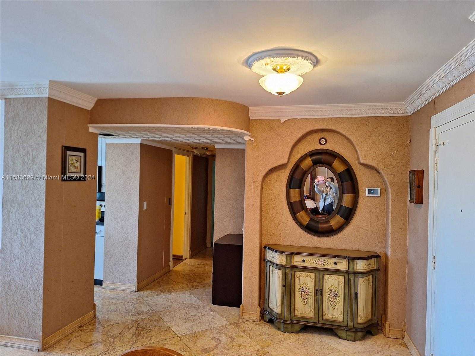 Small Image of 250 SOUTH EAST 174TH ST #2103, Sunny Isles Beach Number 4