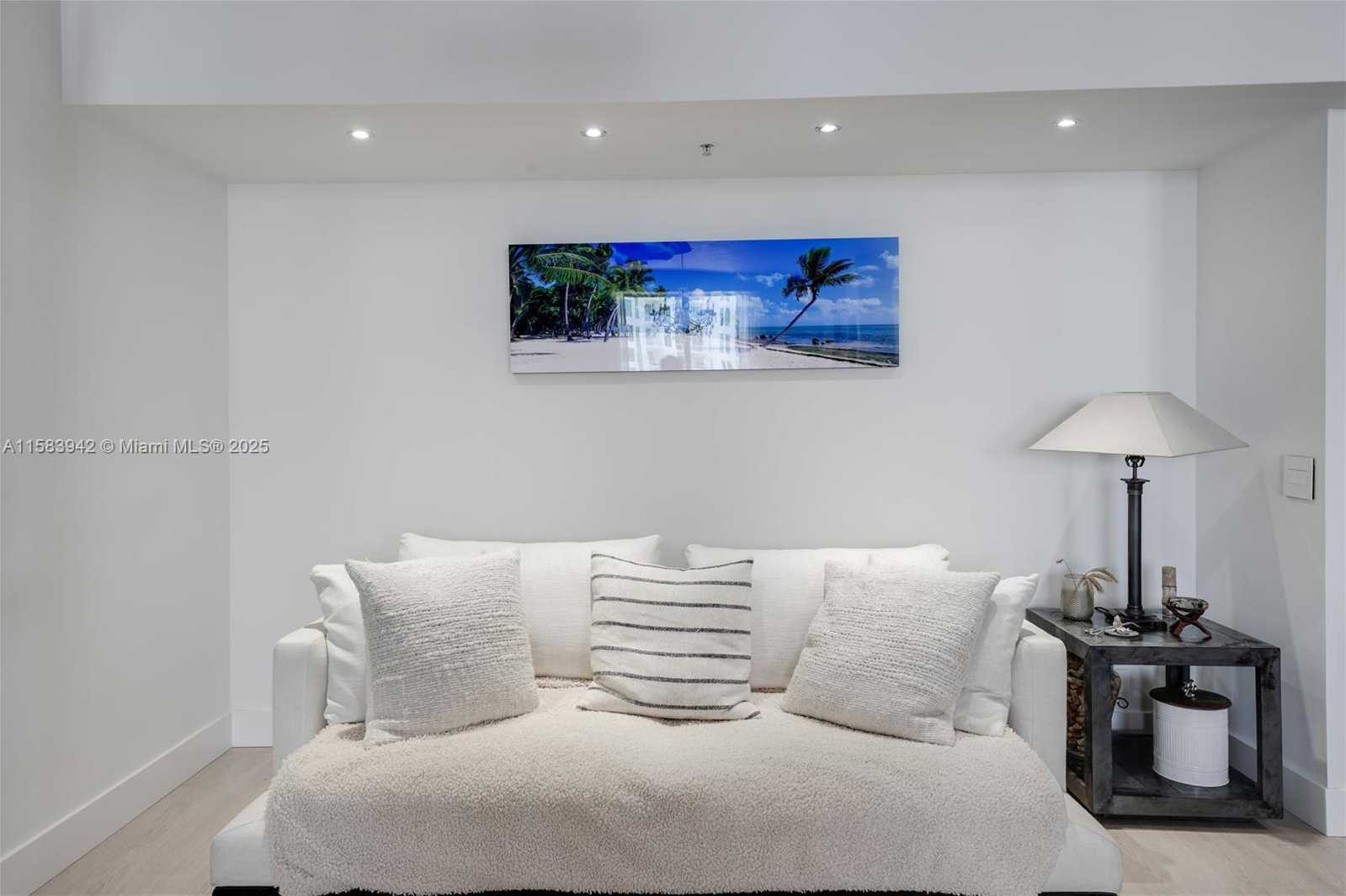 Small Image of 701 BRICKELL KEY BLVD #LPH-06, Miami Number 12