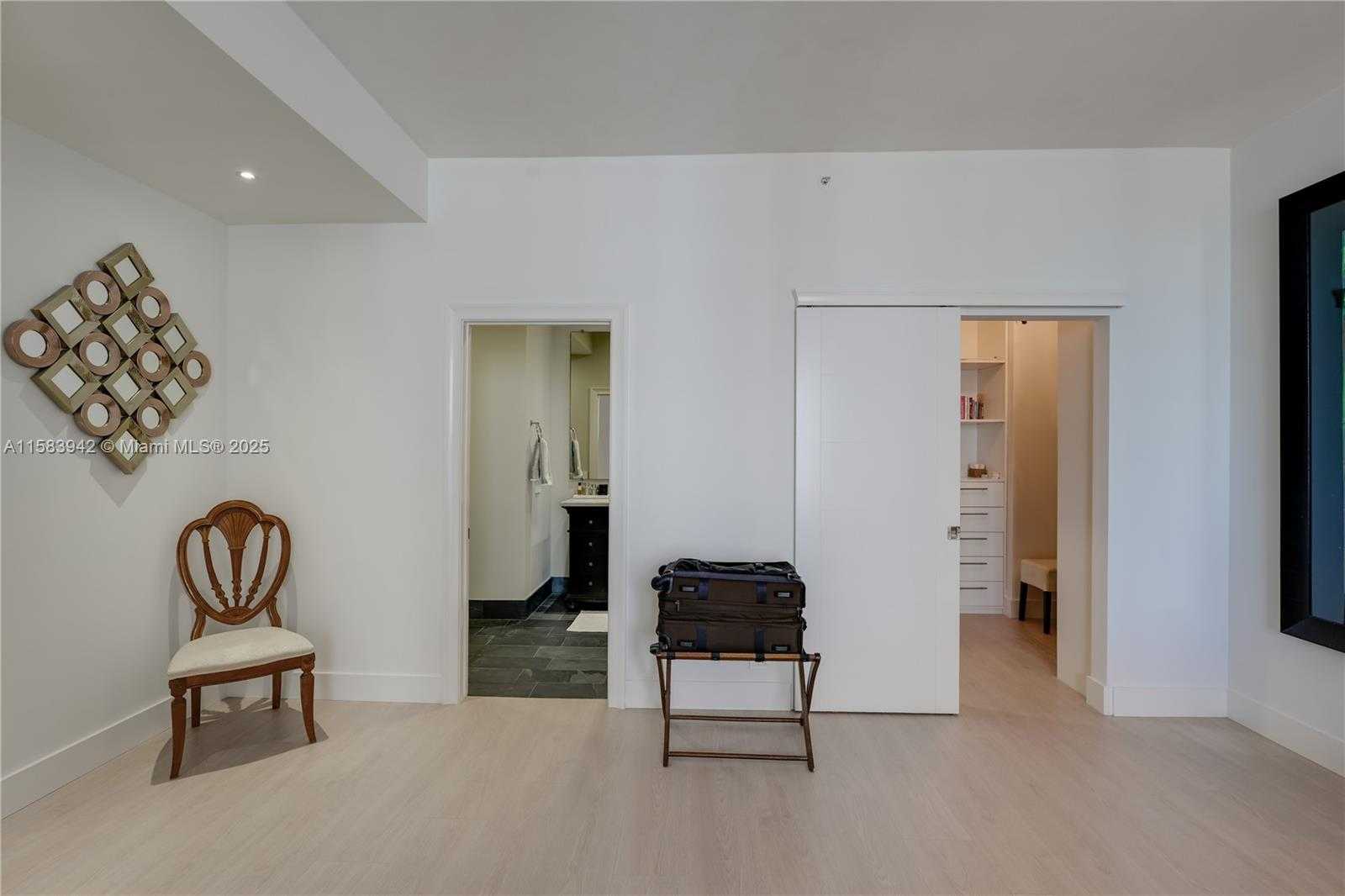 Small Image of 701 BRICKELL KEY BLVD #LPH-06, Miami Number 22