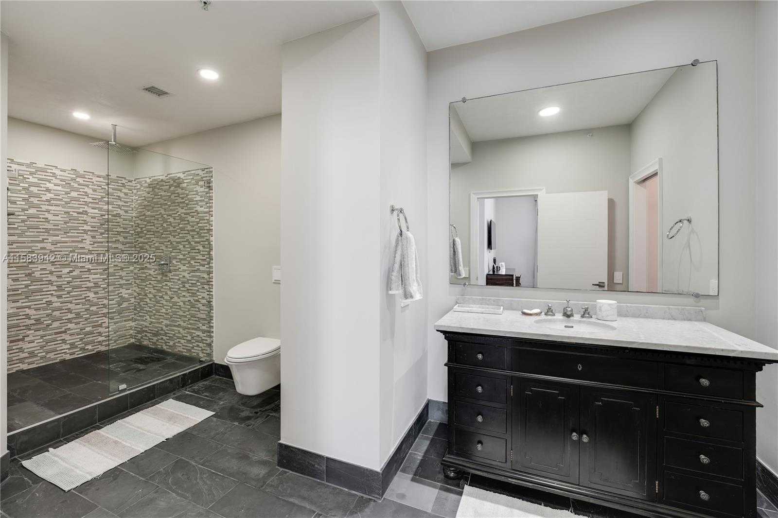 Small Image of 701 BRICKELL KEY BLVD #LPH-06, Miami Number 24