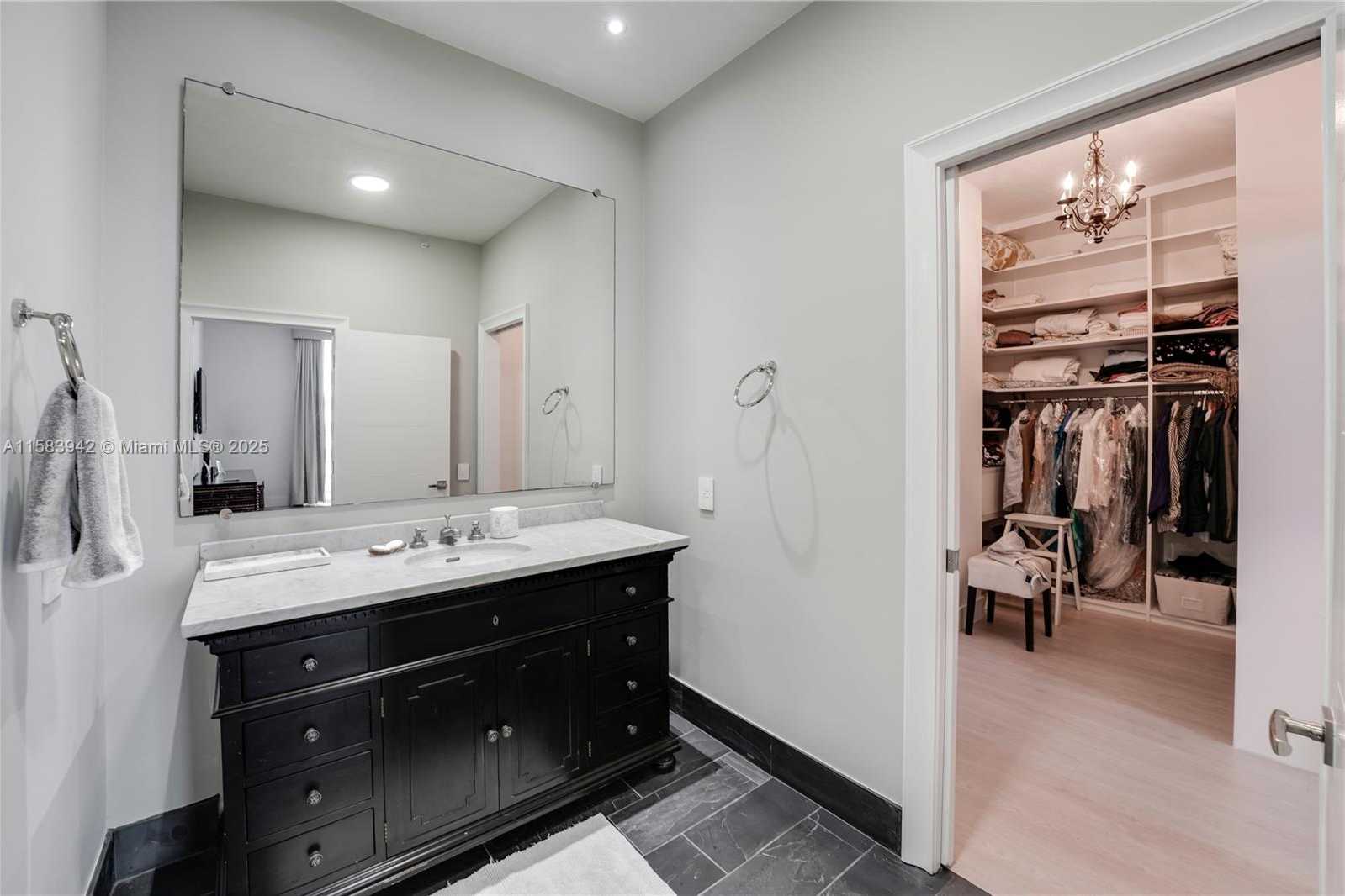 Small Image of 701 BRICKELL KEY BLVD #LPH-06, Miami Number 25