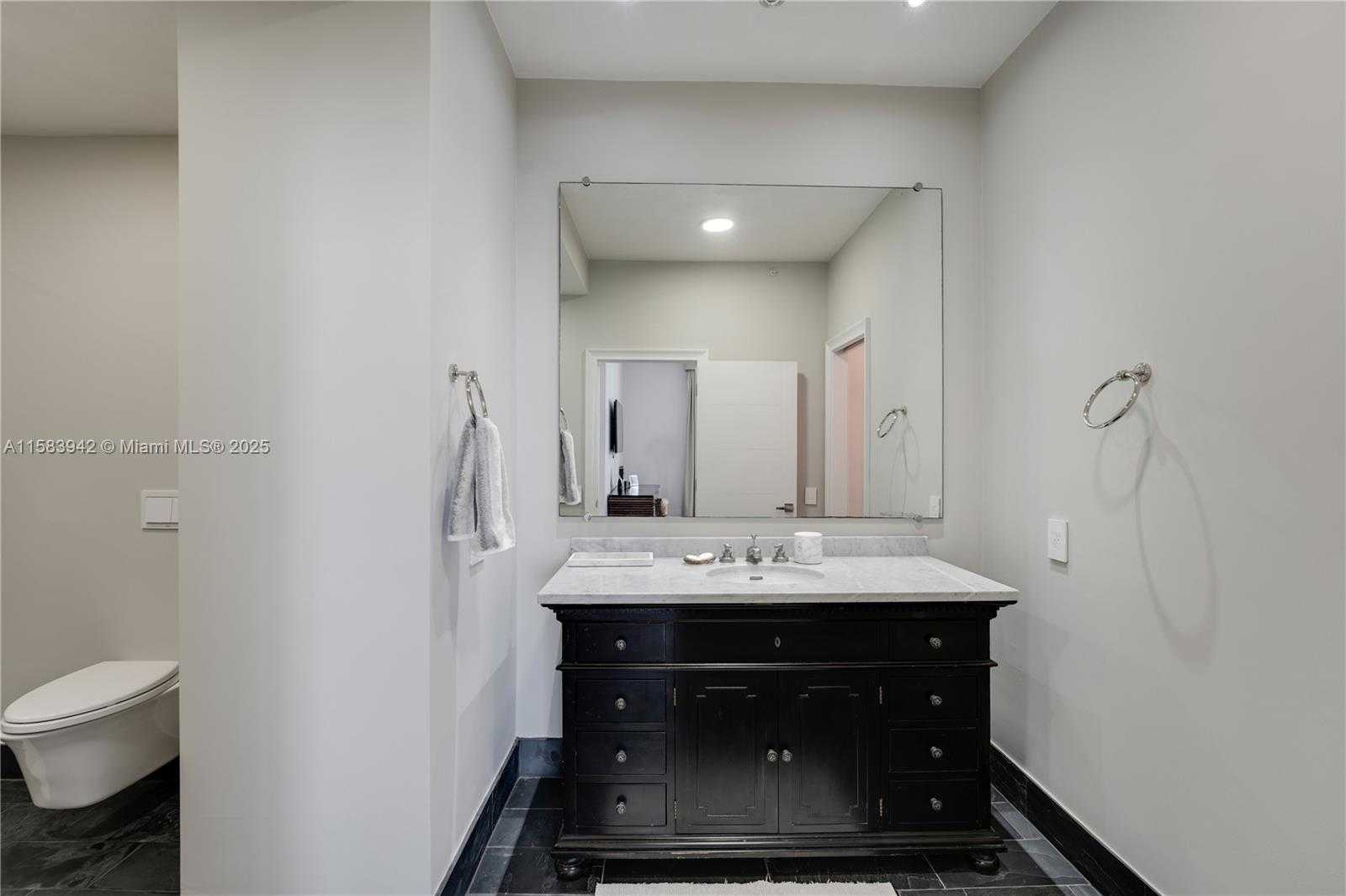 Small Image of 701 BRICKELL KEY BLVD #LPH-06, Miami Number 26