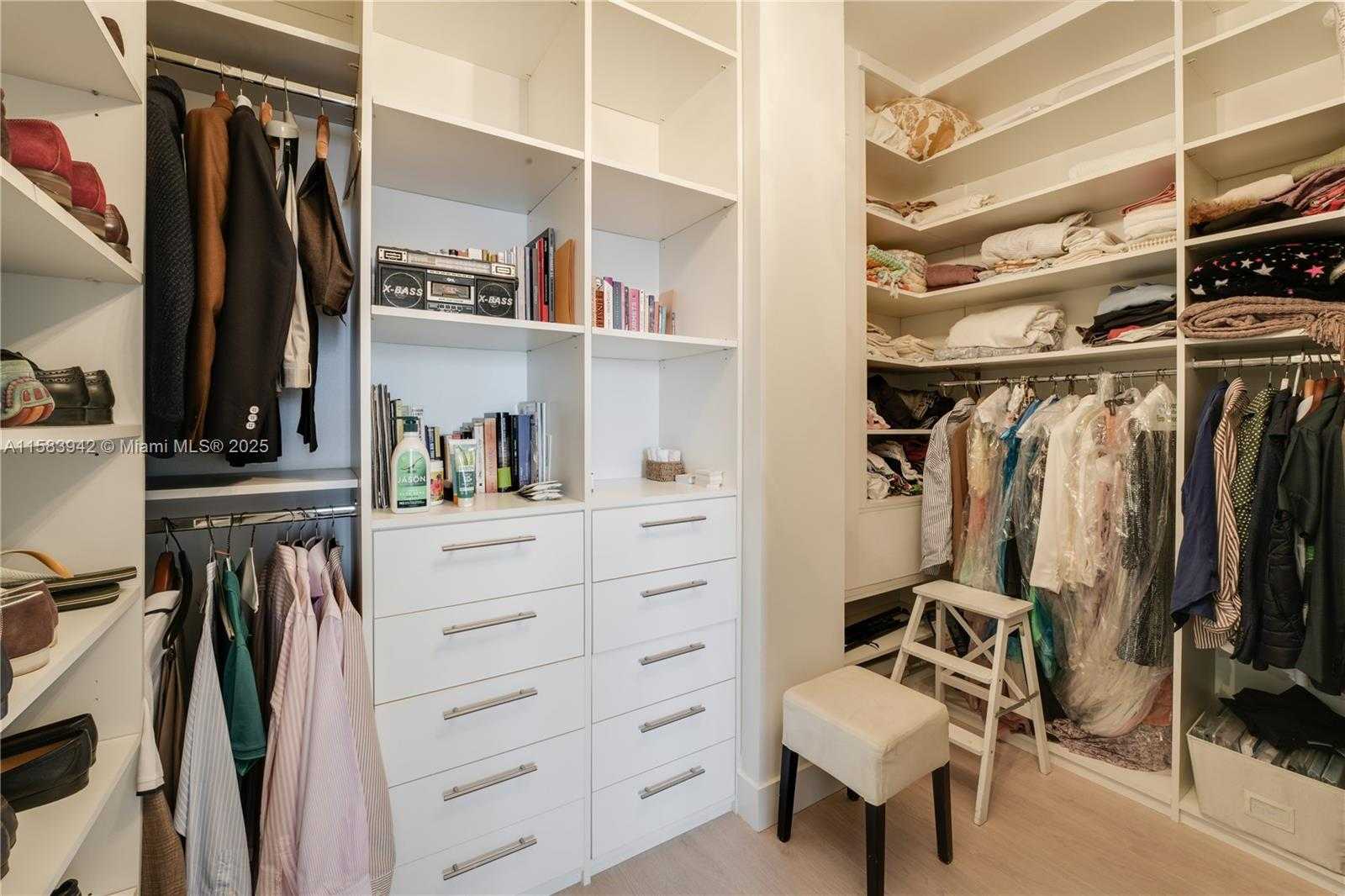 Small Image of 701 BRICKELL KEY BLVD #LPH-06, Miami Number 28