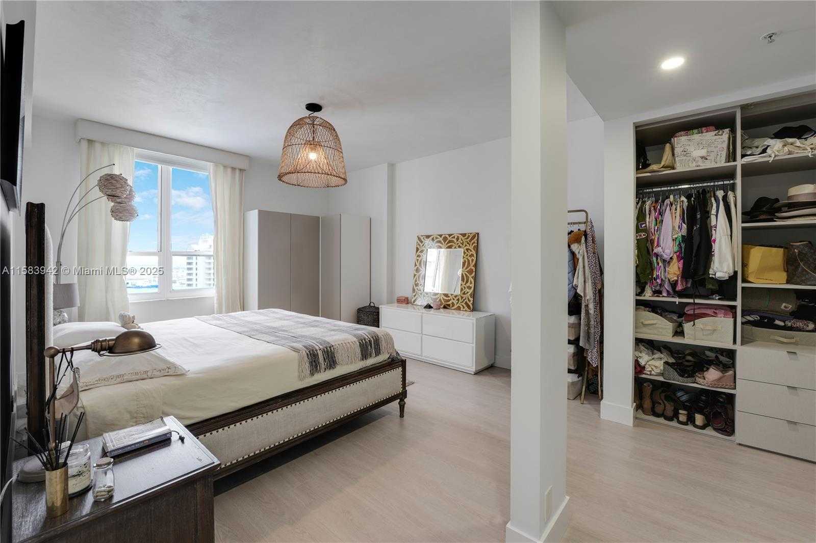 Small Image of 701 BRICKELL KEY BLVD #LPH-06, Miami Number 29