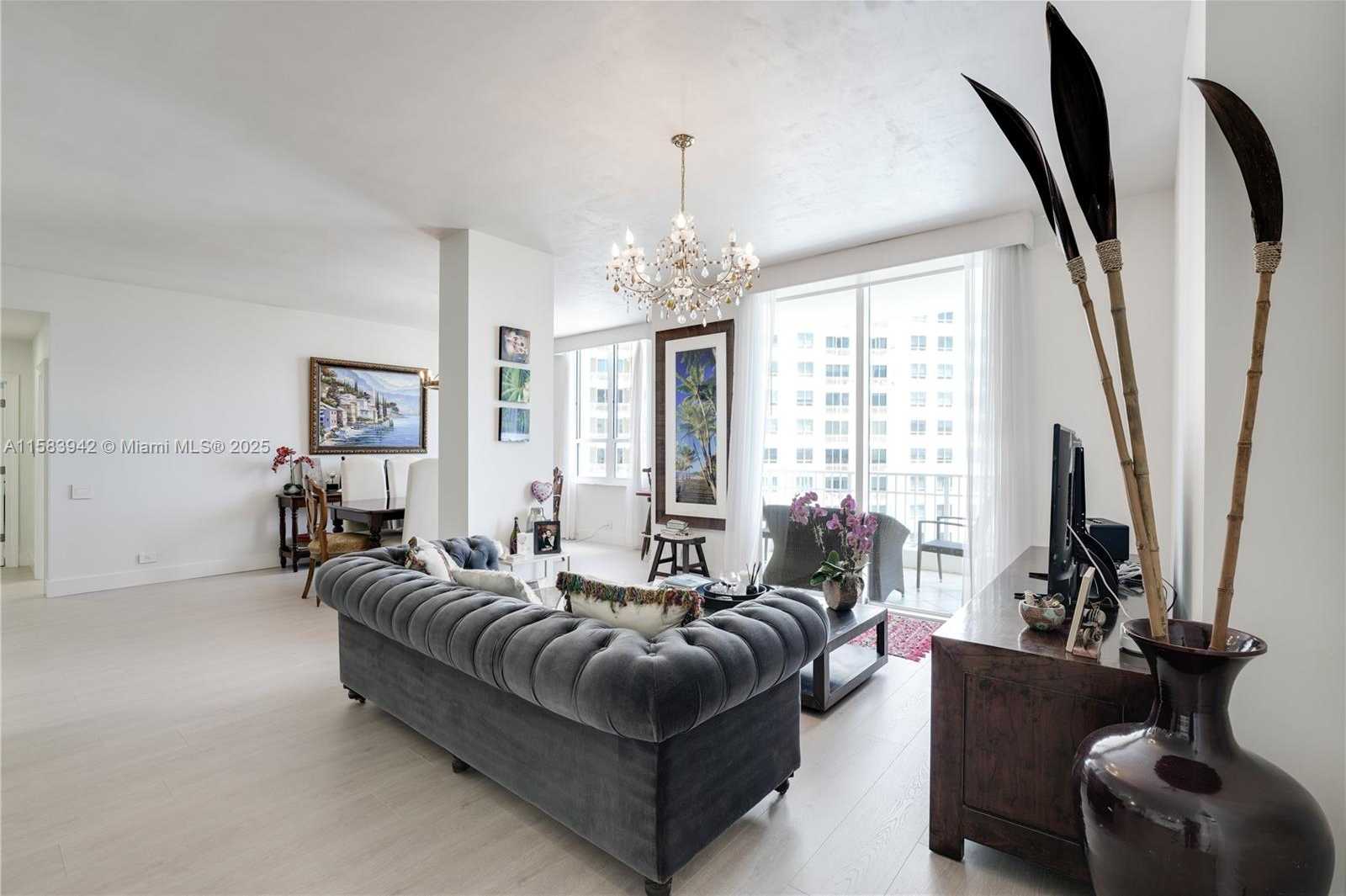 Small Image of 701 BRICKELL KEY BLVD #LPH-06, Miami Number 3