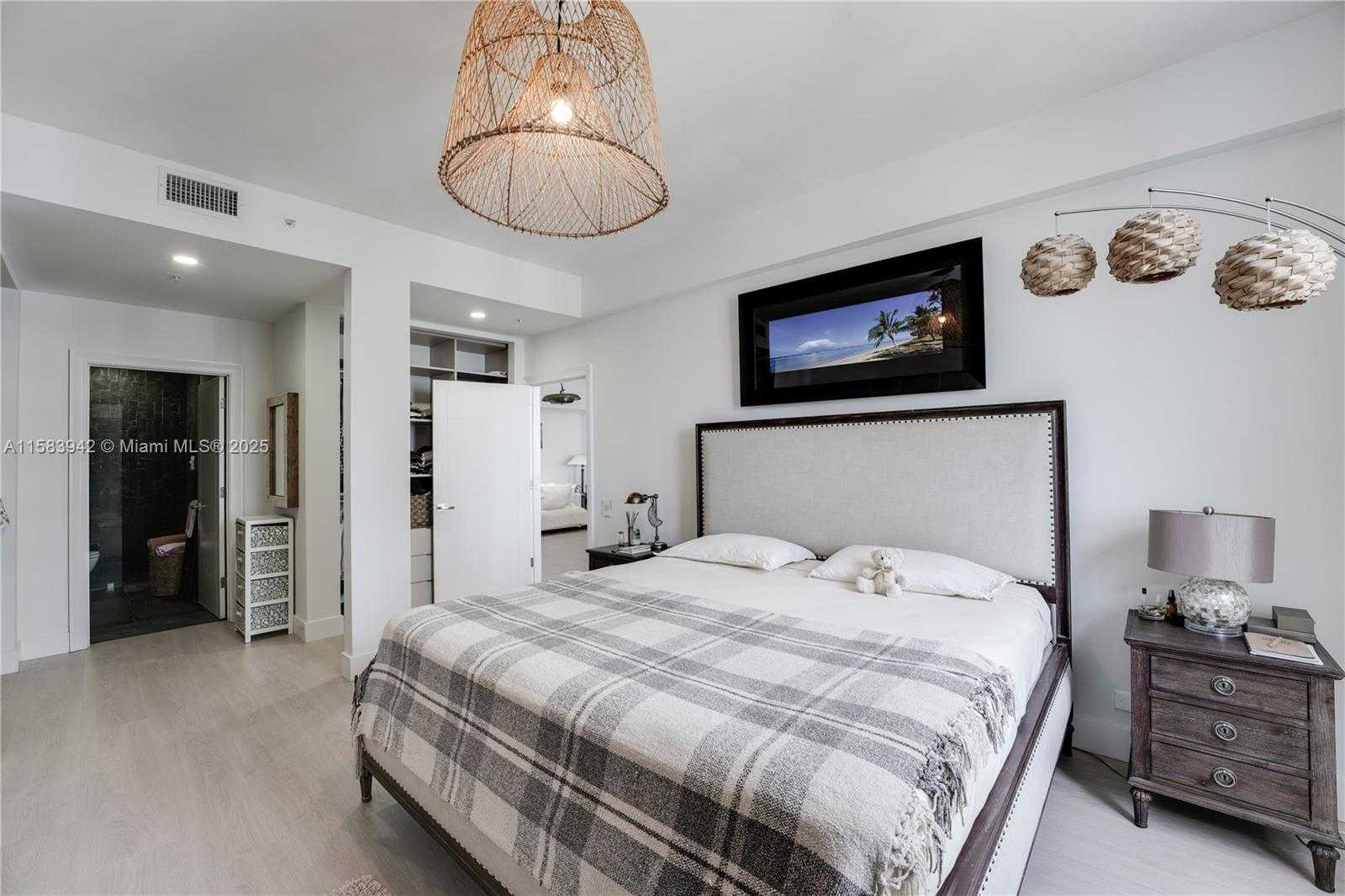 Small Image of 701 BRICKELL KEY BLVD #LPH-06, Miami Number 30