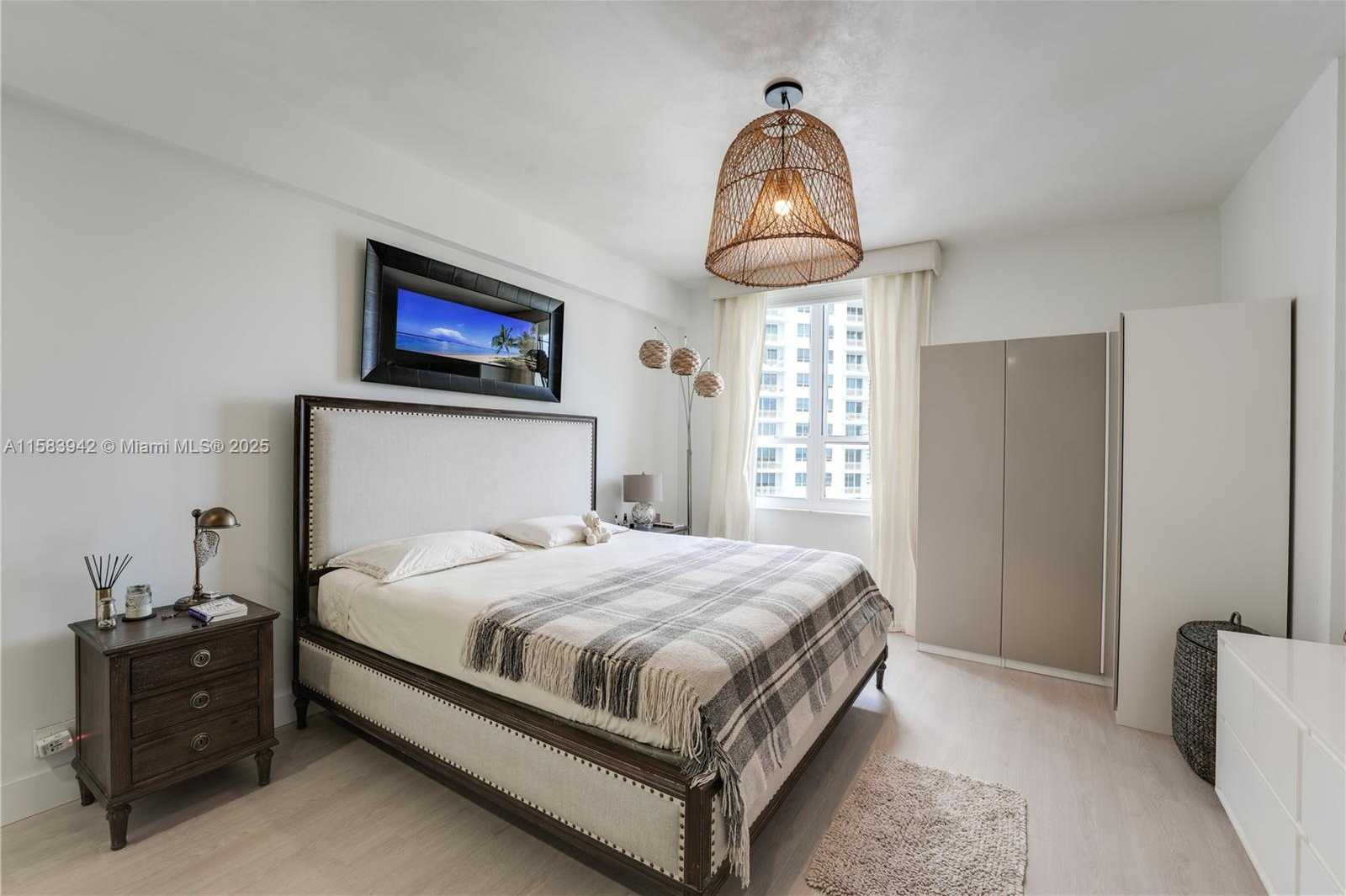 Small Image of 701 BRICKELL KEY BLVD #LPH-06, Miami Number 32