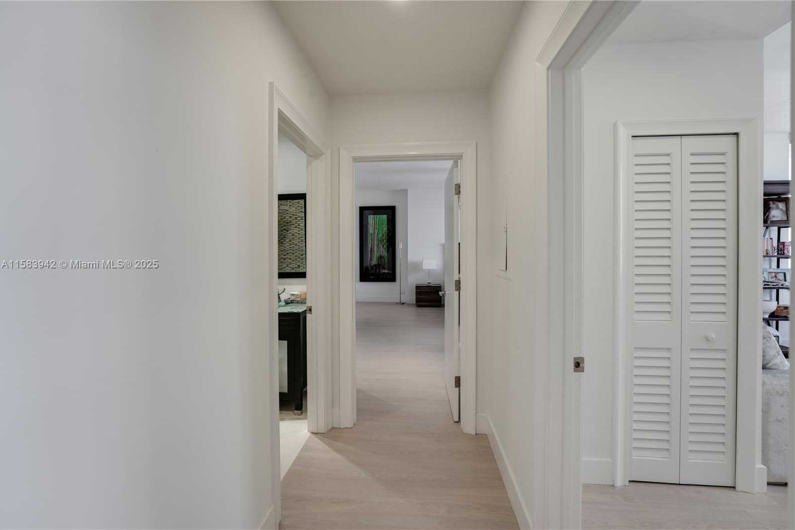Small Image of 701 BRICKELL KEY BLVD #LPH-06, Miami Number 35