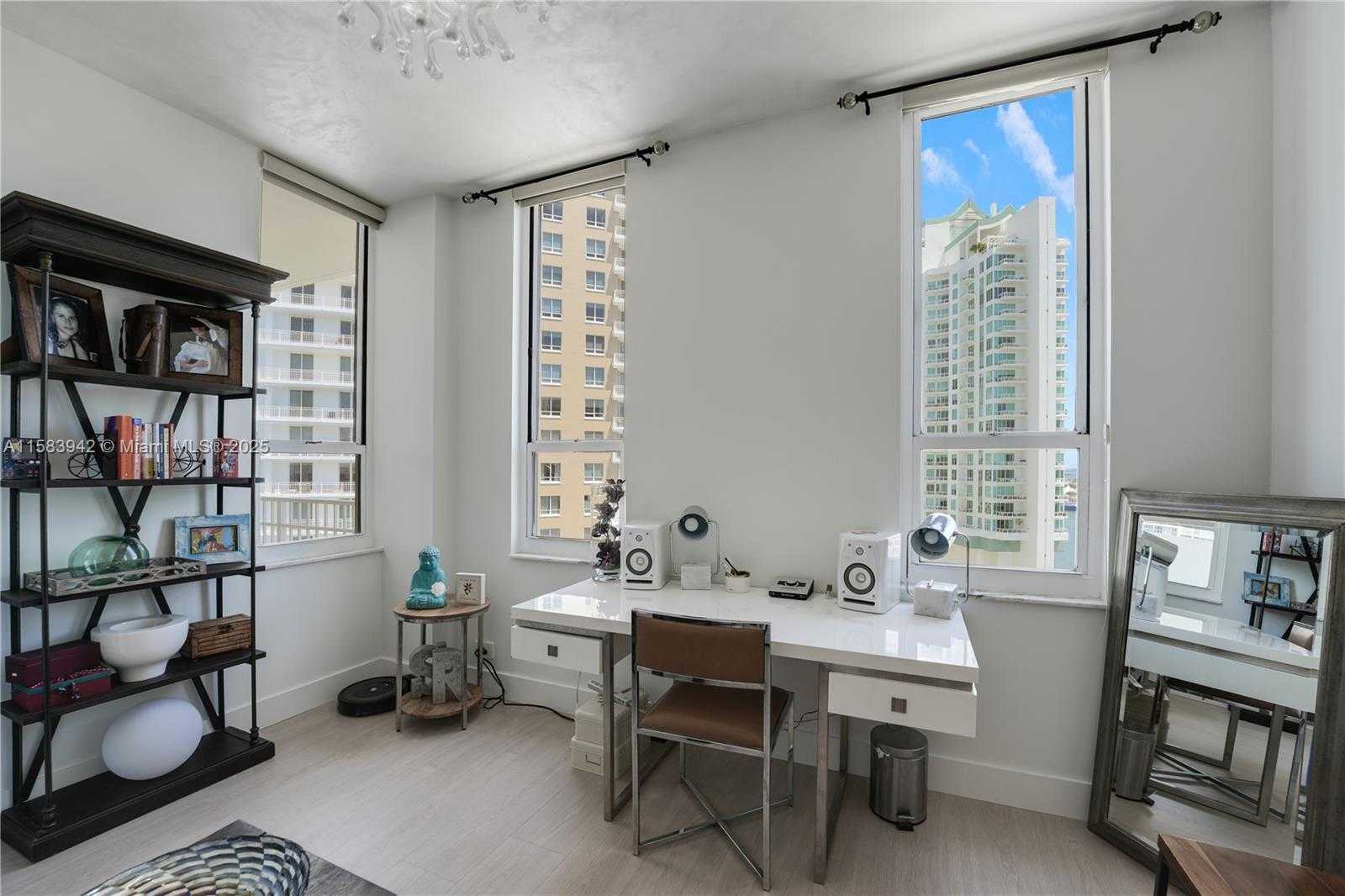 Small Image of 701 BRICKELL KEY BLVD #LPH-06, Miami Number 37