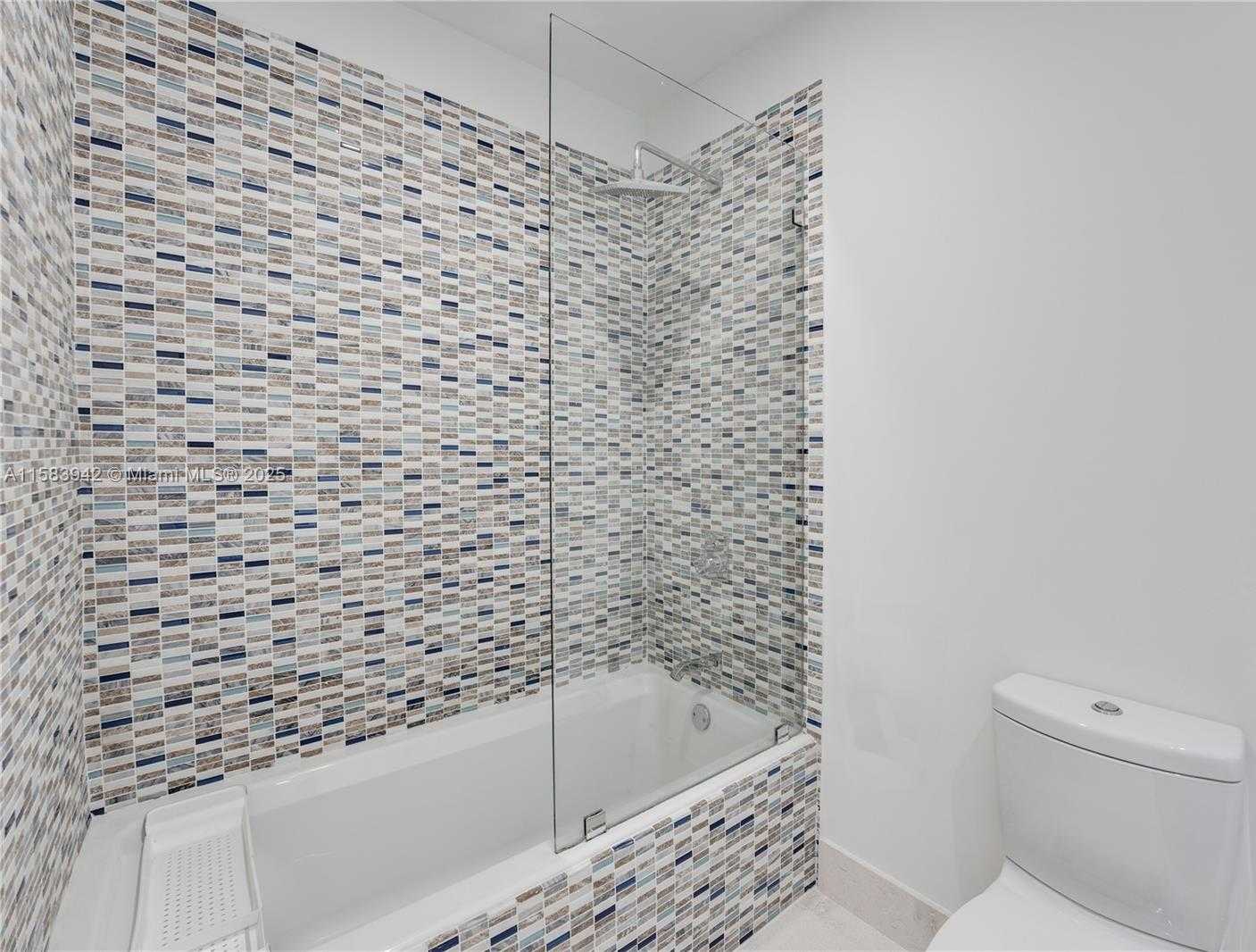 Small Image of 701 BRICKELL KEY BLVD #LPH-06, Miami Number 41