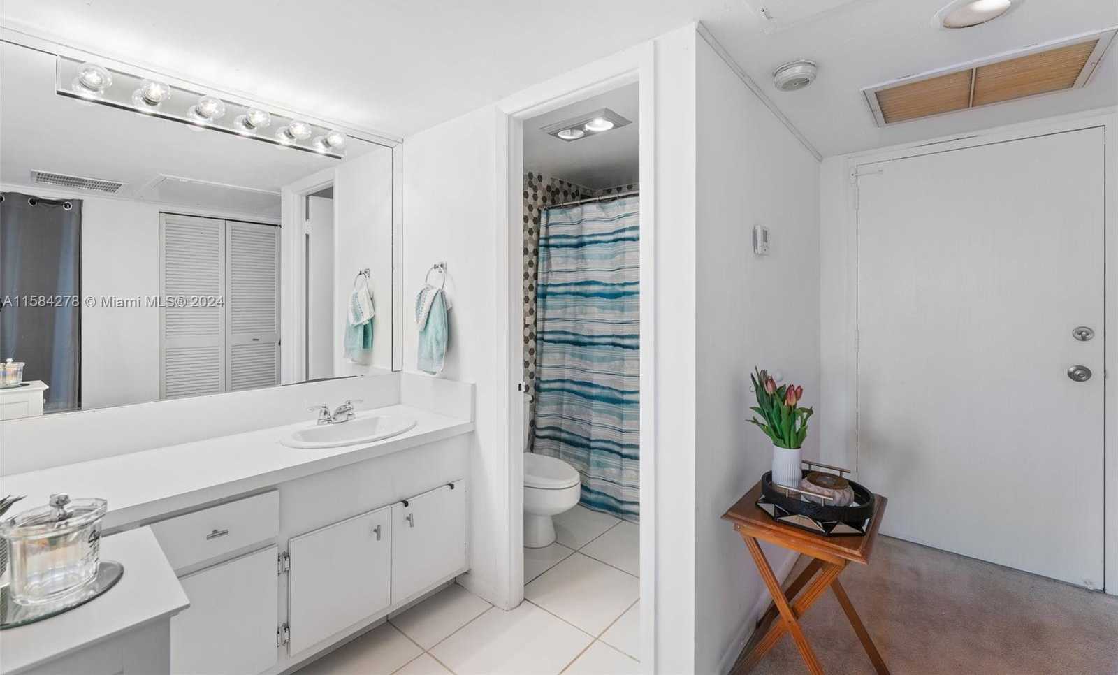 Small Image of 11111 BISCAYNE BLVD #3A, Miami Number 15