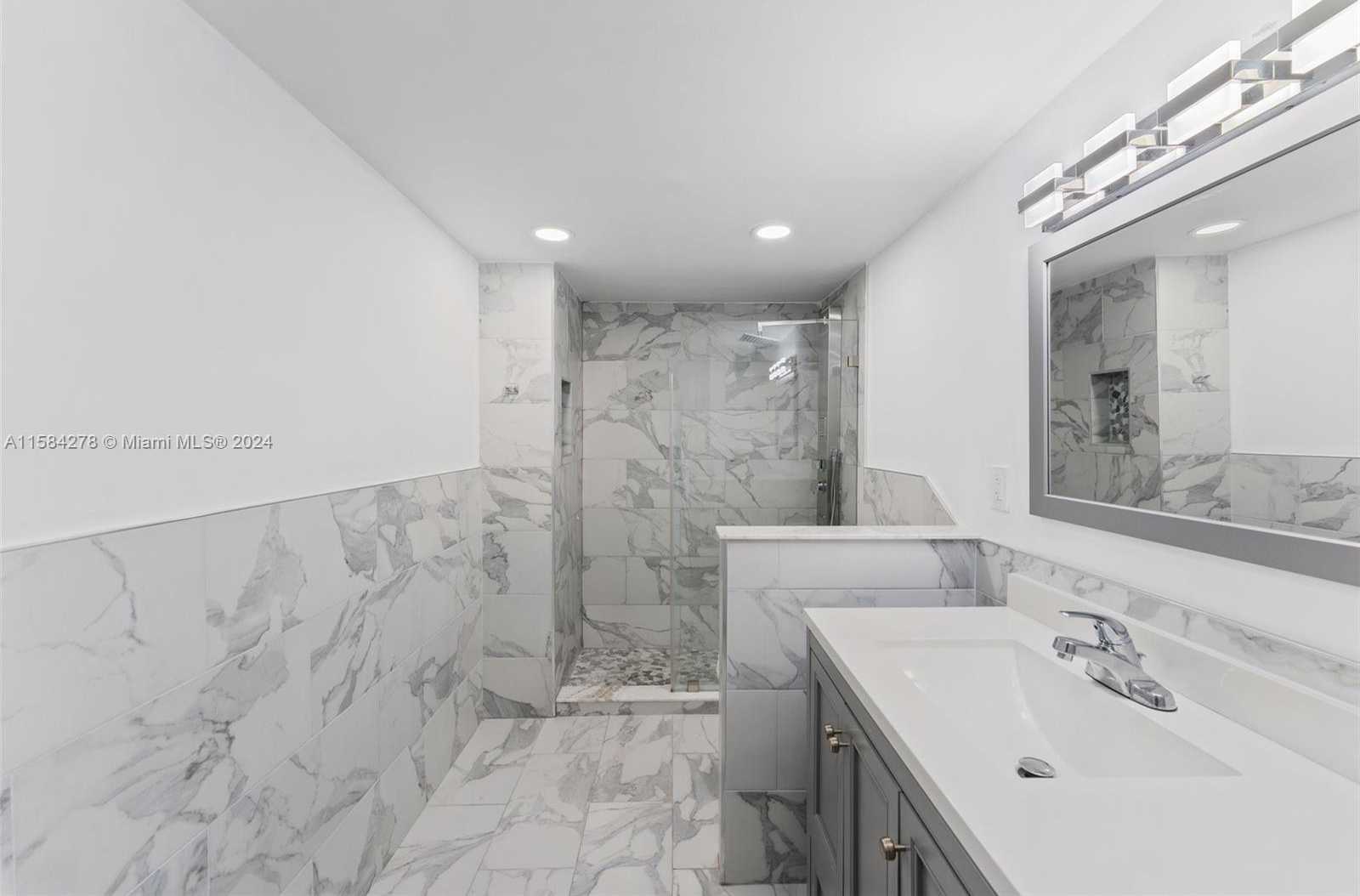Small Image of 11111 BISCAYNE BLVD #3A, Miami Number 16