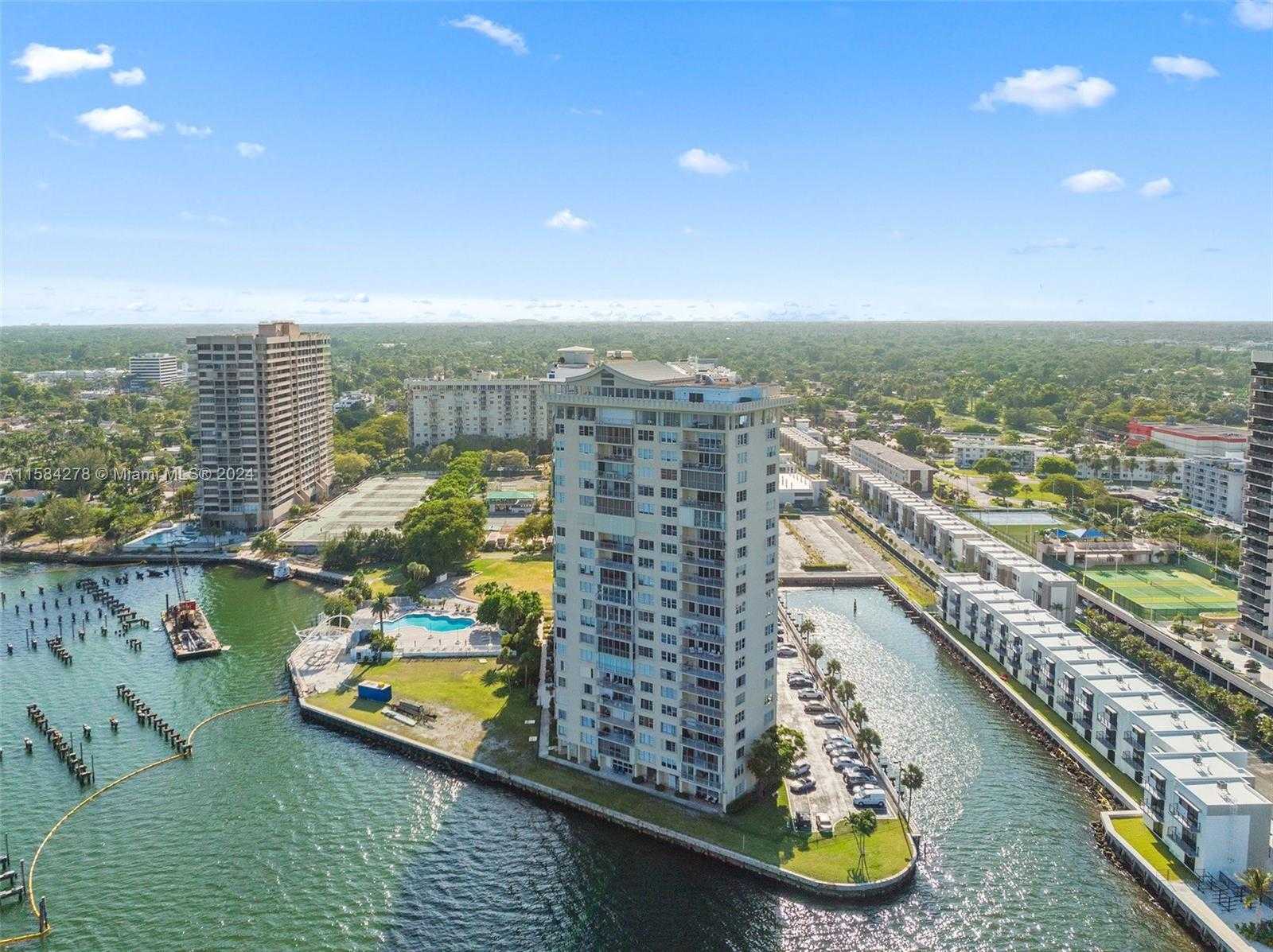 Small Image of 11111 BISCAYNE BLVD #3A, Miami Number 22