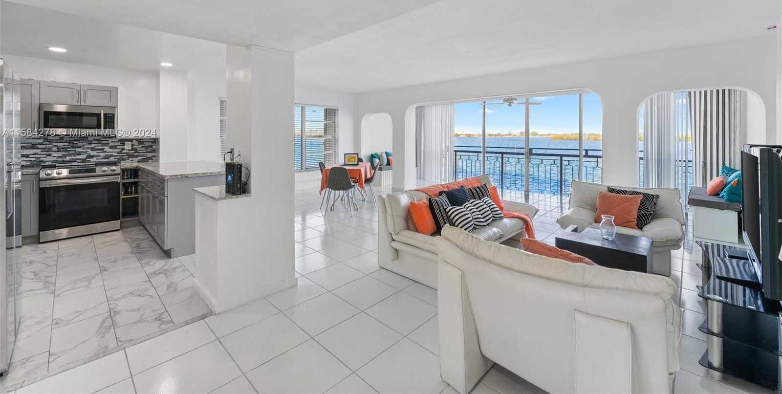 Small Image of 11111 BISCAYNE BLVD #3A, Miami Number 3