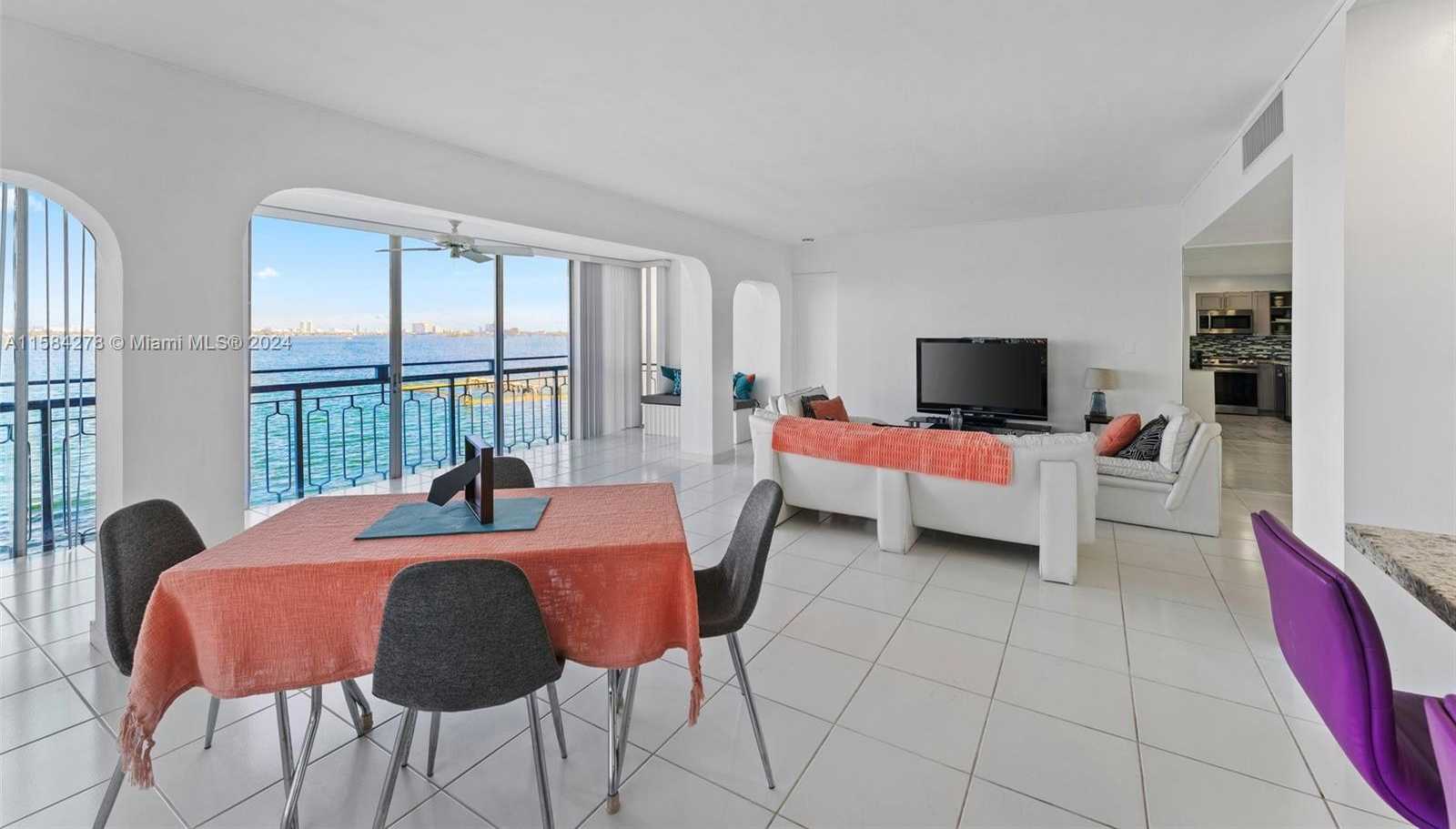 Small Image of 11111 BISCAYNE BLVD #3A, Miami Number 8