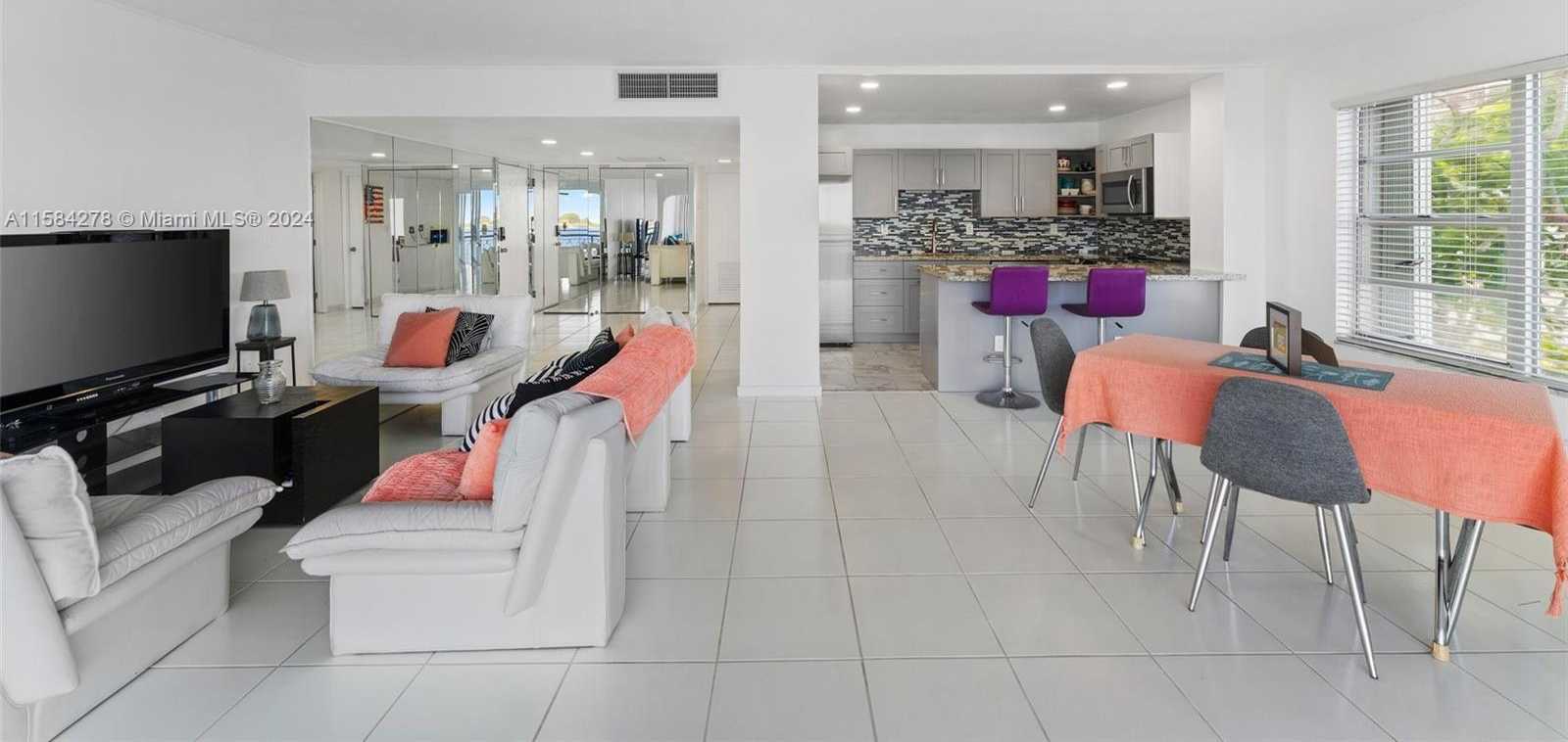 Small Image of 11111 BISCAYNE BLVD #3A, Miami Number 9
