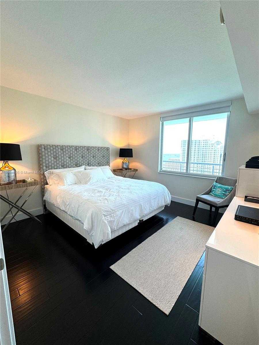 Small Image of 335 SOUTH BISCAYNE BLVD #2403, Miami Number 11