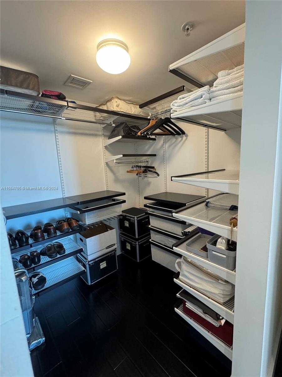 Small Image of 335 SOUTH BISCAYNE BLVD #2403, Miami Number 15