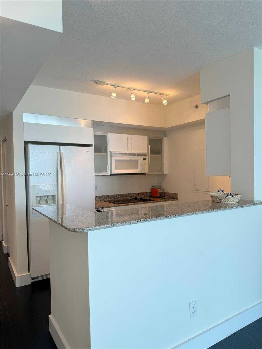 Small Image of 335 SOUTH BISCAYNE BLVD #2403, Miami Number 6