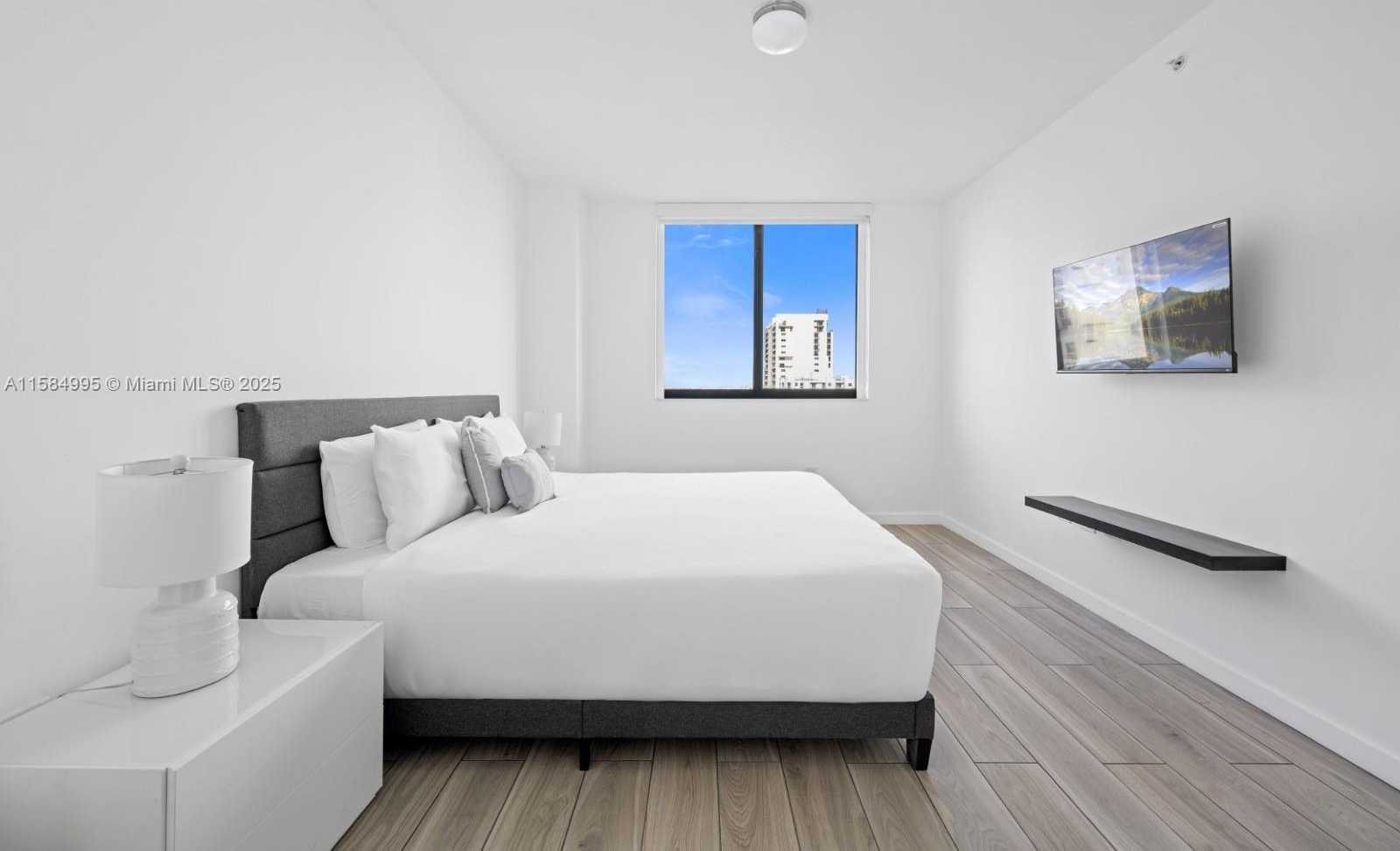 Small Image of 999 SOUTH WEST 1ST AVE #1514, Miami Number 14