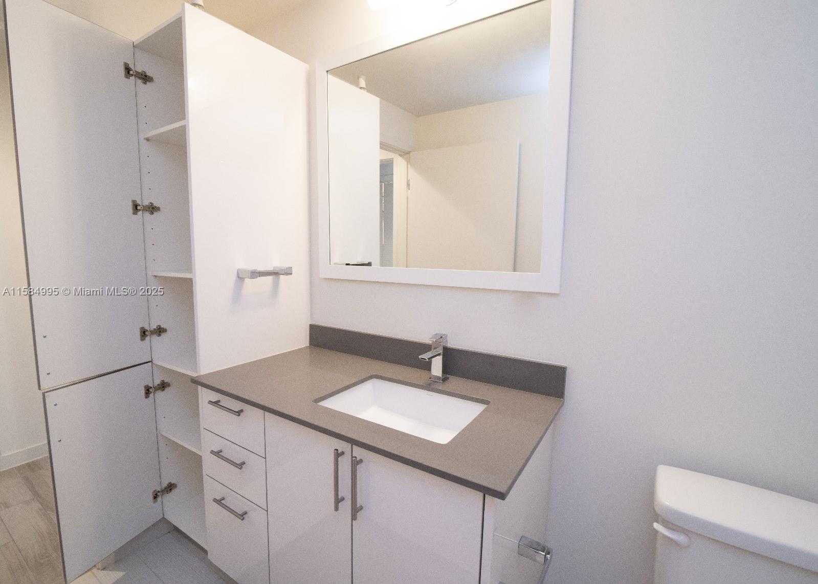 Small Image of 999 SOUTH WEST 1ST AVE #1514, Miami Number 9
