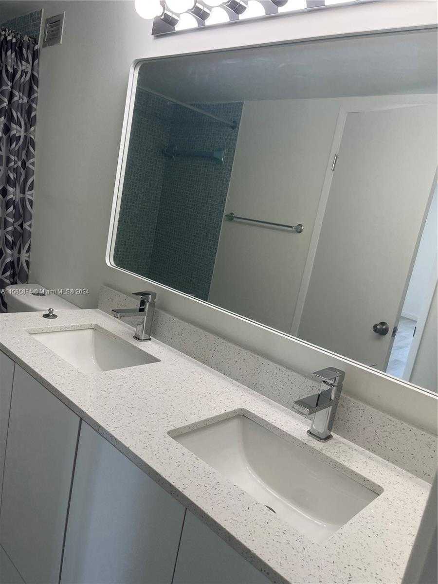 Small Image of 1351 NORTH EAST MIAMI GARDENS DR #1121E, Miami Number 10