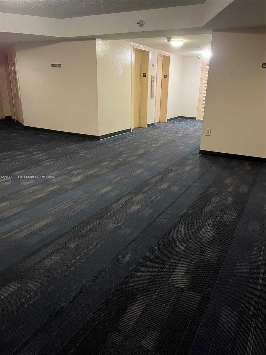 Small Image of 1351 NORTH EAST MIAMI GARDENS DR #1121E, Miami Number 3
