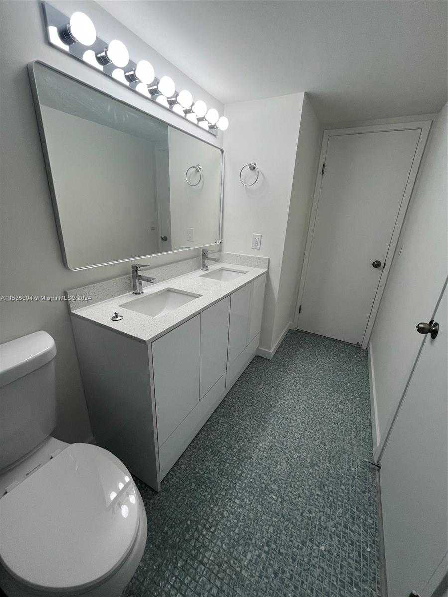 Small Image of 1351 NORTH EAST MIAMI GARDENS DR #1121E, Miami Number 6