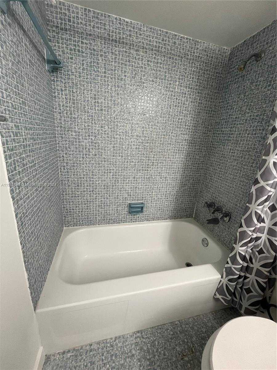 Small Image of 1351 NORTH EAST MIAMI GARDENS DR #1121E, Miami Number 7