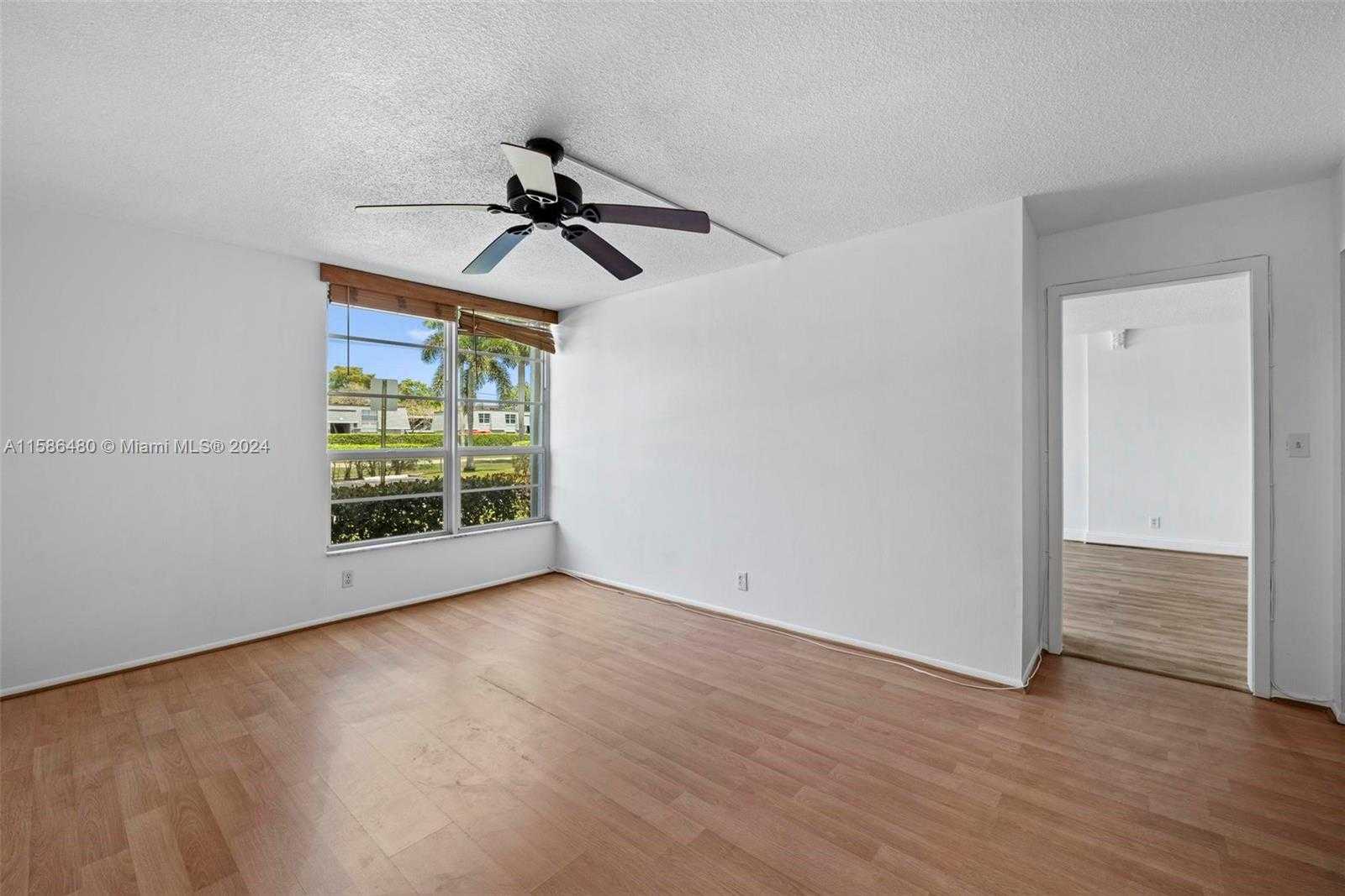 Small Image of 6923 CYPRESS RD #A15, Plantation Number 19