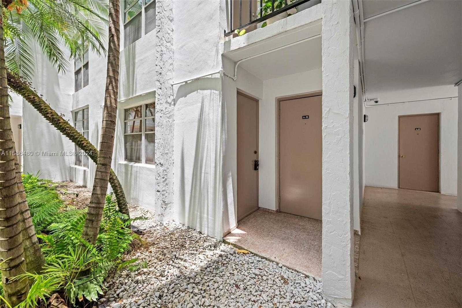 Small Image of 6923 CYPRESS RD #A15, Plantation Number 2
