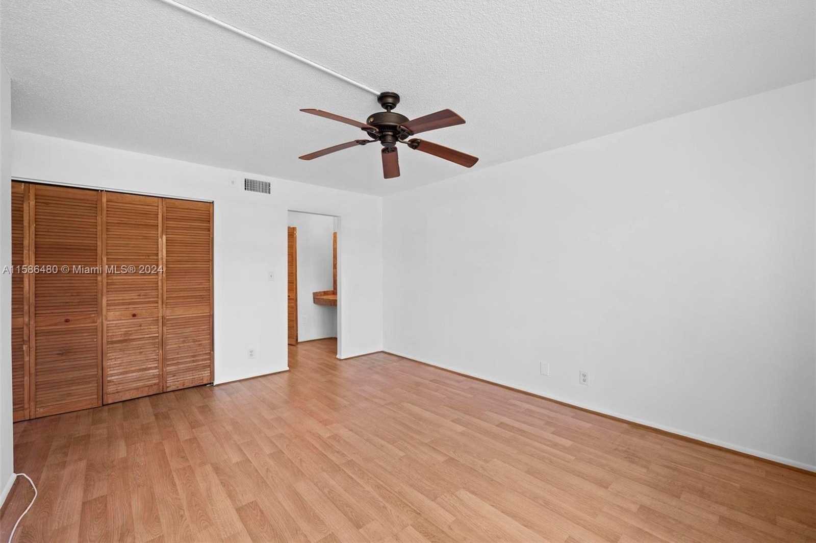 Small Image of 6923 CYPRESS RD #A15, Plantation Number 21