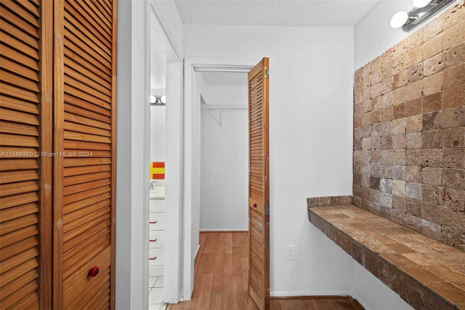 Small Image of 6923 CYPRESS RD #A15, Plantation Number 22