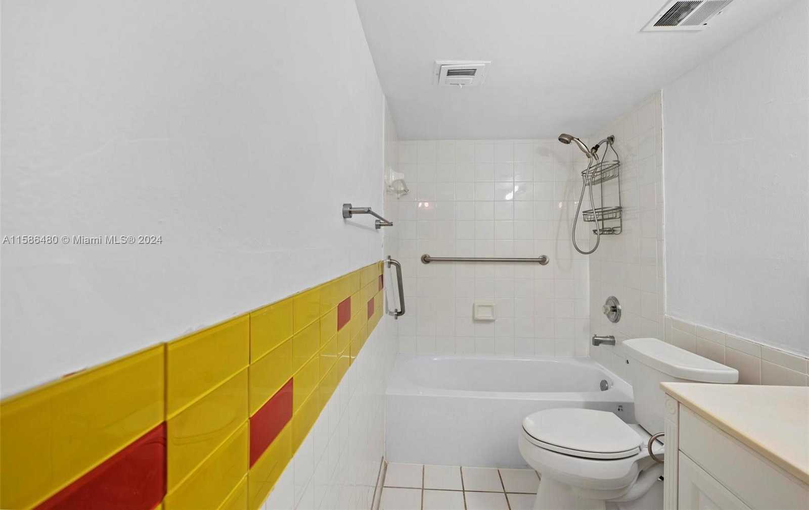 Small Image of 6923 CYPRESS RD #A15, Plantation Number 23