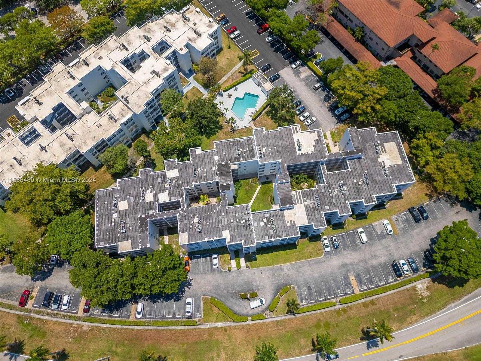 Small Image of 6923 CYPRESS RD #A15, Plantation Number 34