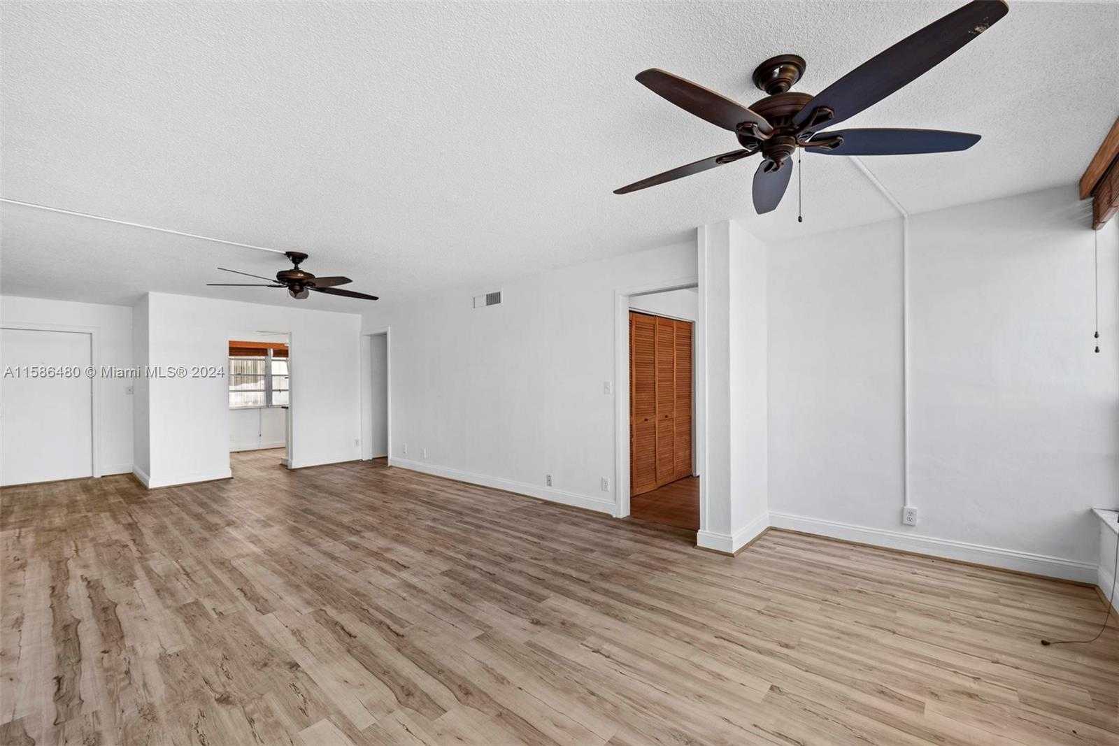 Small Image of 6923 CYPRESS RD #A15, Plantation Number 6